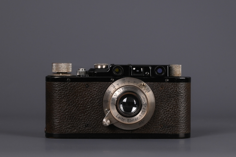 Picture of Leica II (model D) Black paint with nickel Elmar 5cm f/3.5