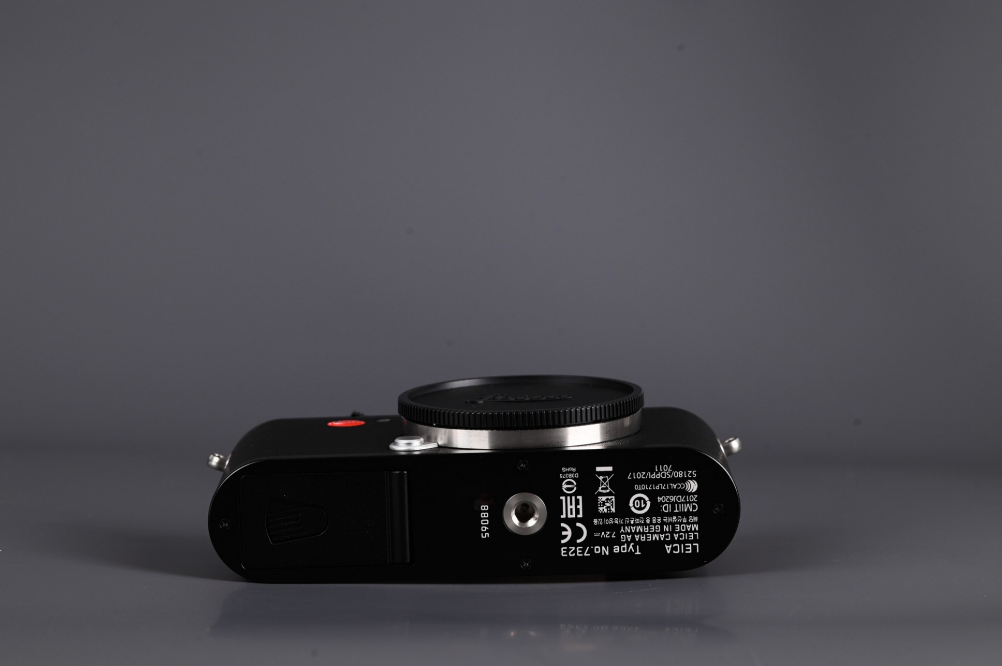 Picture of Leica CL Vario Kit Black with Vario-Elmar-TL 18-56mm f/3.5-5.6