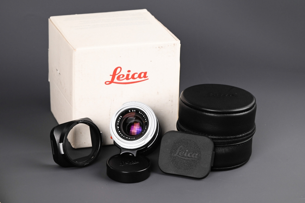 Picture of Leica Summicron-M 35mm f/2 Ver.4 Silver Chrome King of Bokeh KOB 7-element