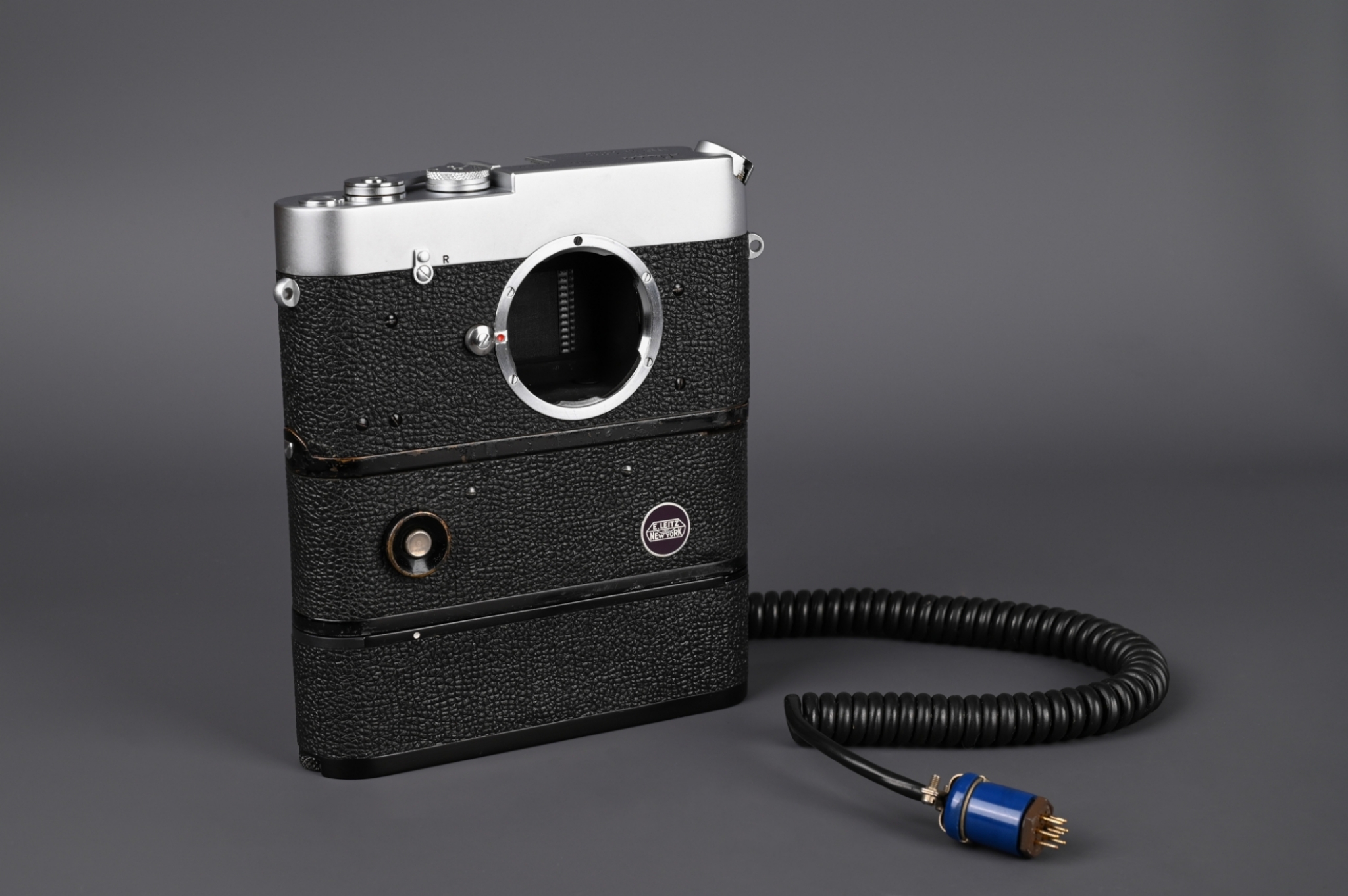 Picture of Leica MDa with motor and Battery Pack