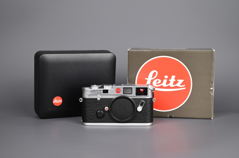 Picture of Leica M6 Classic 0.72 Silver Early Batch