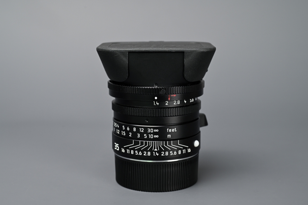 Picture of Leica Summilux-M 35mm f/1.4 ASPH Black Custom White dot and index