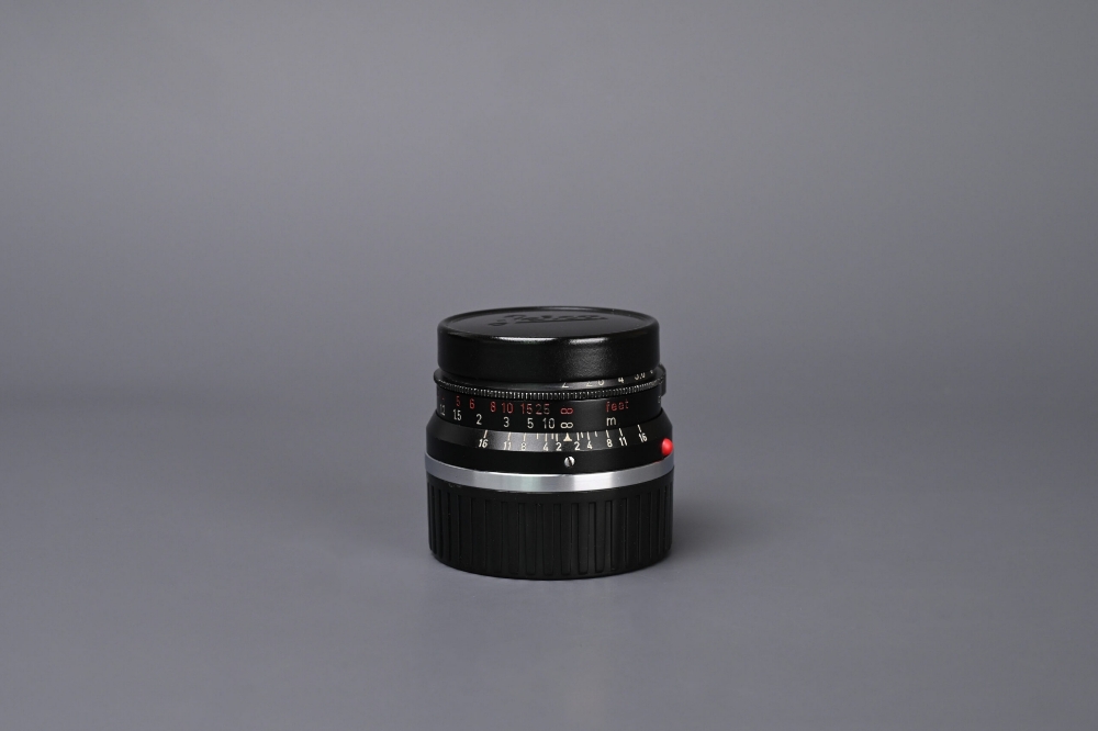 Picture of Leica Summicron-M 35mm f/2 Ver.1 8-element Black Paint M2