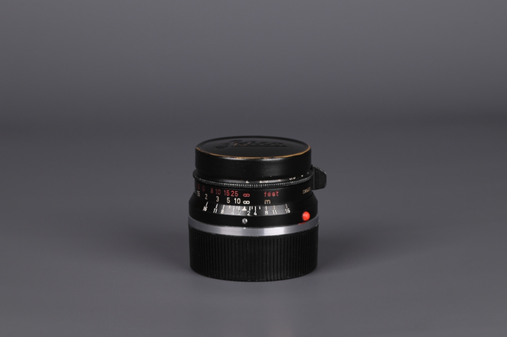 Picture of Leica Summicron-M 35mm f/2 Ver.1 Red Scale Black 8-element Canada