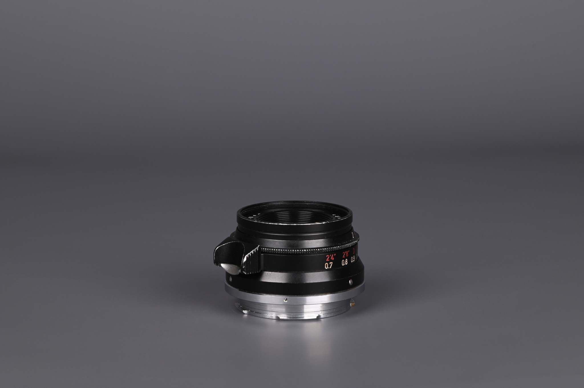 Picture of Leica Summicron-M 35mm f/2 Ver.1 Red Scale Black 8-element Canada