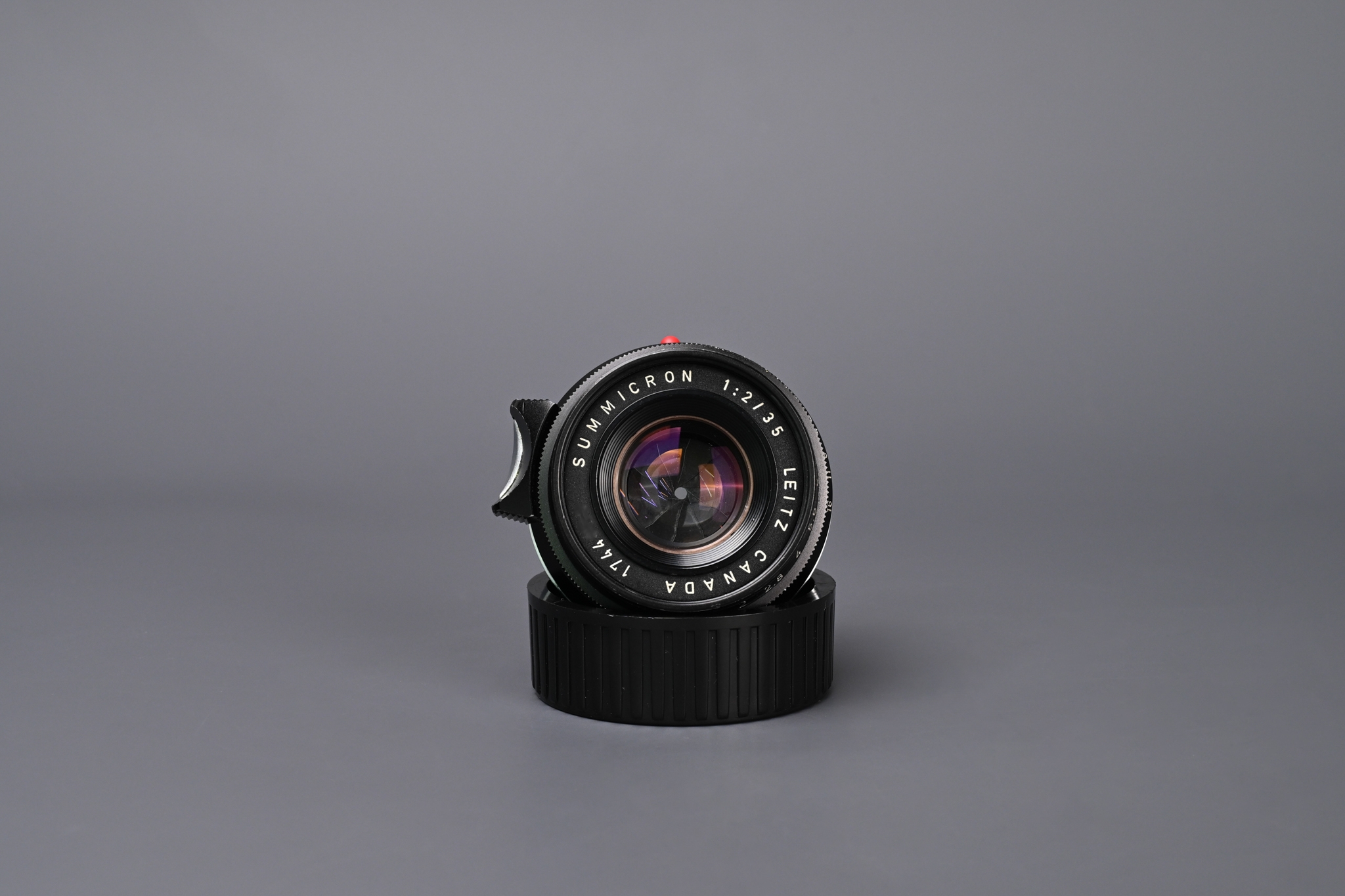 Picture of Leica Summicron-M 35mm f/2 Ver.1 8-element Black Paint M2