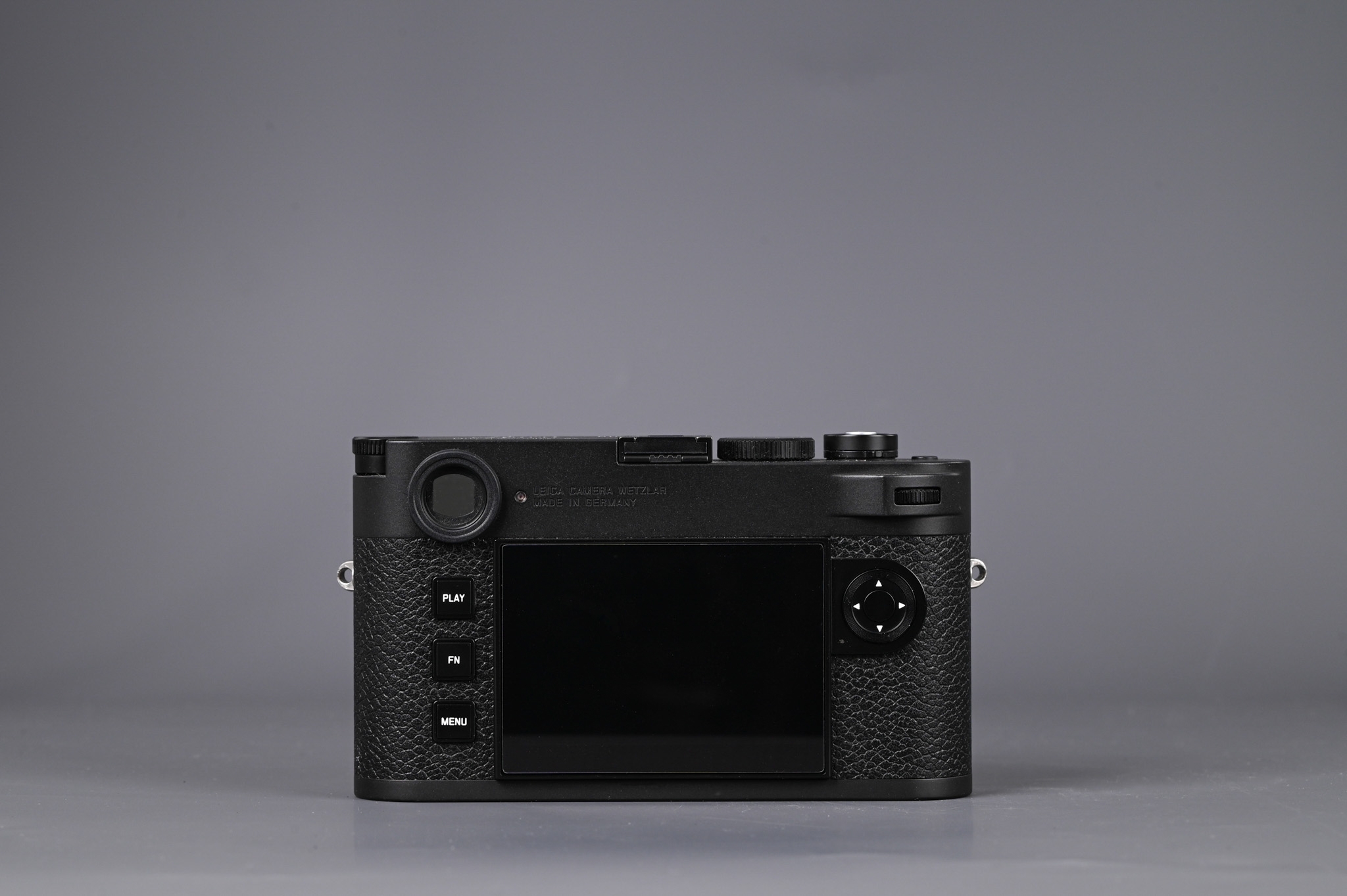 Picture of Leica M11 Black with Special Engraving Top and Handgrip