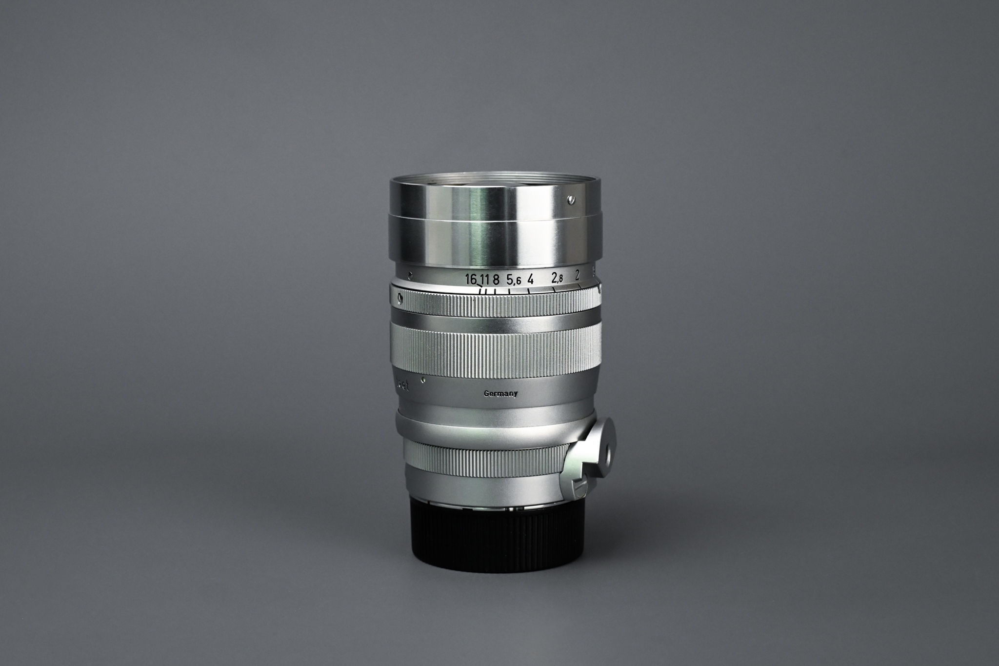 Picture of Leica Summarex 8.5cm f/1.5 Silver LTM