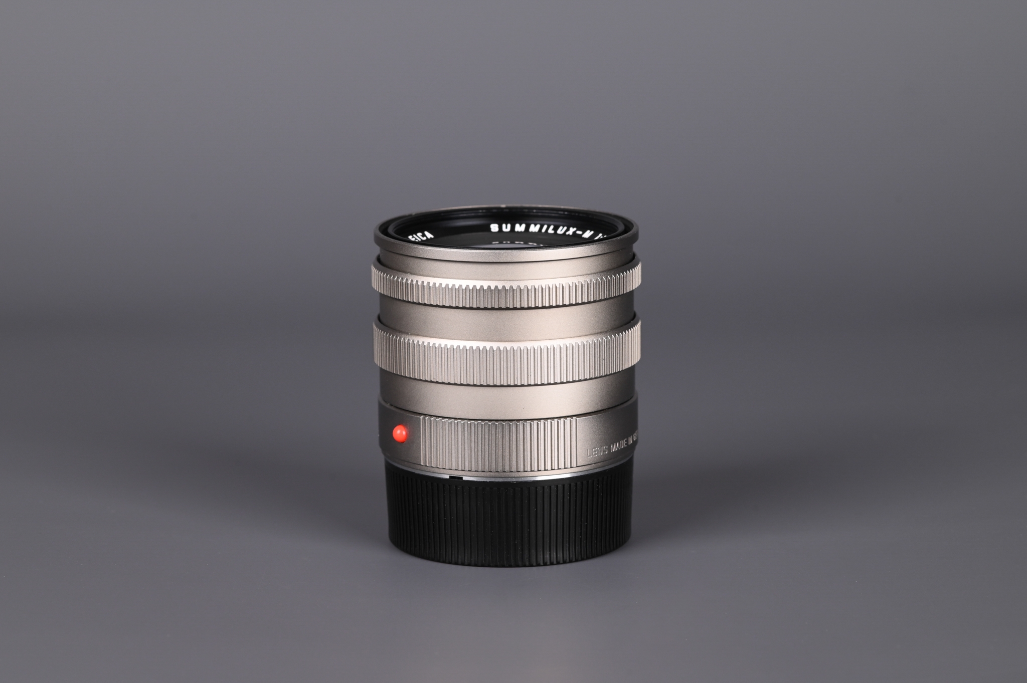 Picture of Leica Summilux-M 50mm f/1.4 Ver.3 Pre-ASPH Titanium