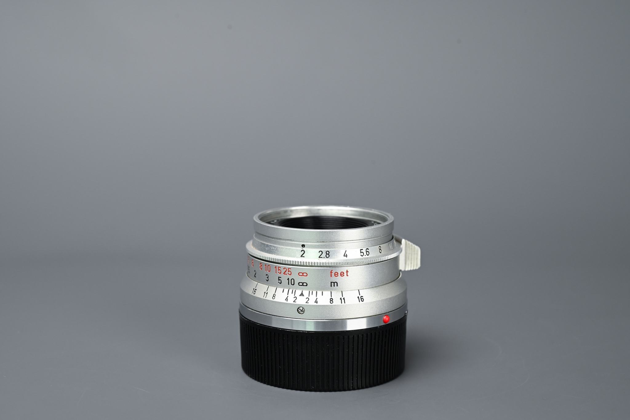Picture of Leica Summicron-M 35mm f/2 Ver.1 8-element Silver
