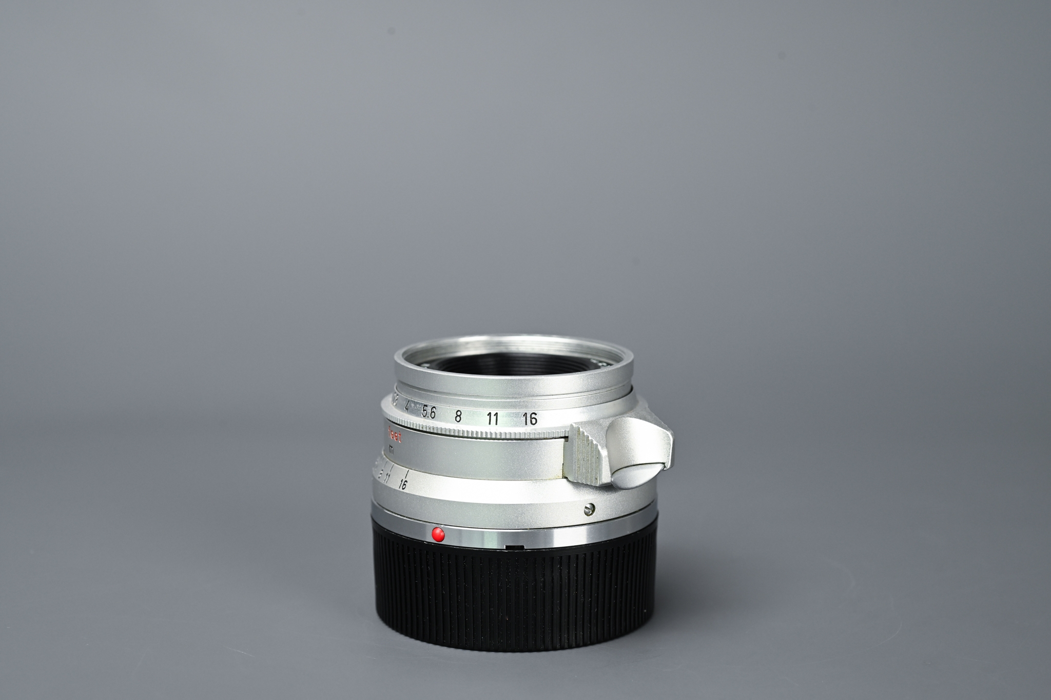 Picture of Leica Summicron-M 35mm f/2 Ver.1 8-element Silver