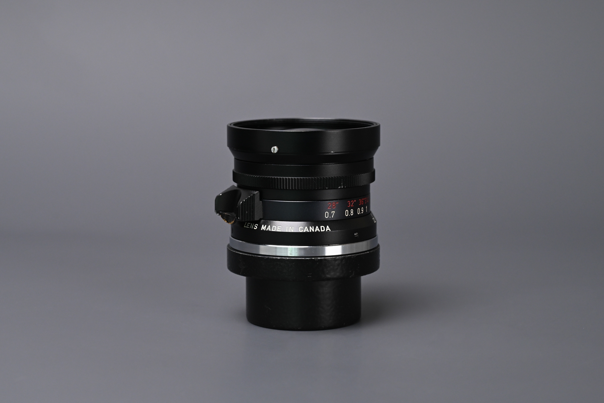 Picture of Leica Elmarit-M 28mm f/2.8 Ver.1 9-element Canada