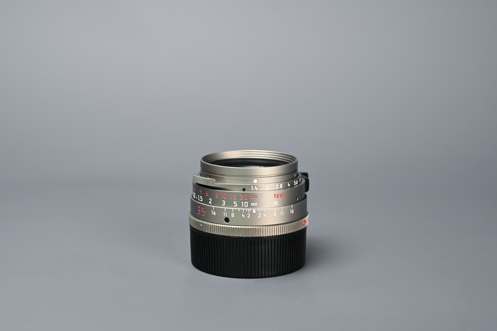 Picture of Leica Summilux-M 35mm f/1.4 Pre-ASPH Ver.2 Titanium Germany