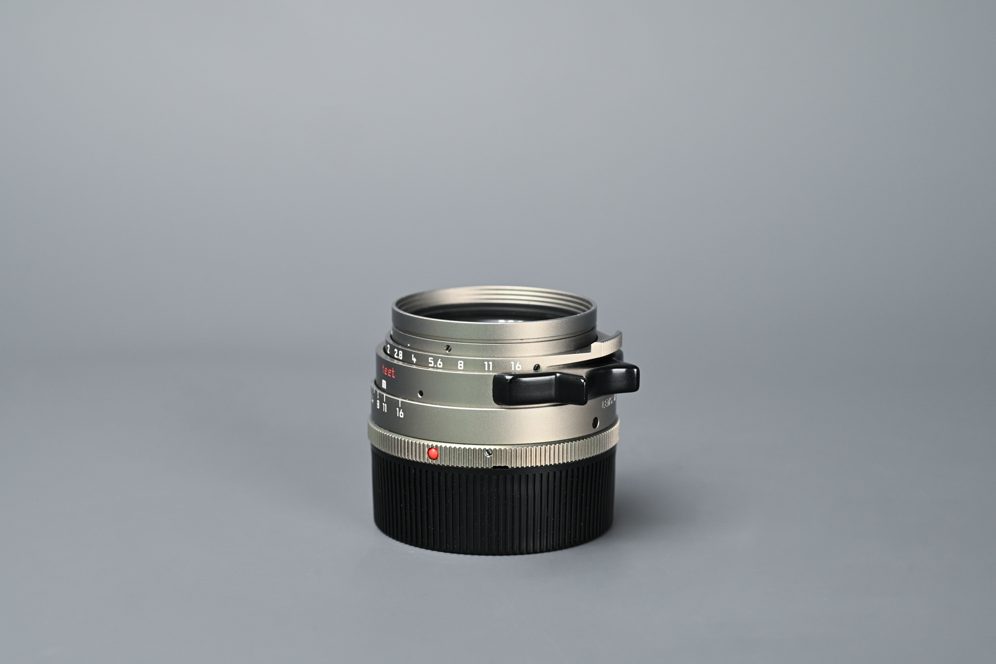 Picture of Leica Summilux-M 35mm f/1.4 Pre-ASPH Ver.2 Titanium Germany