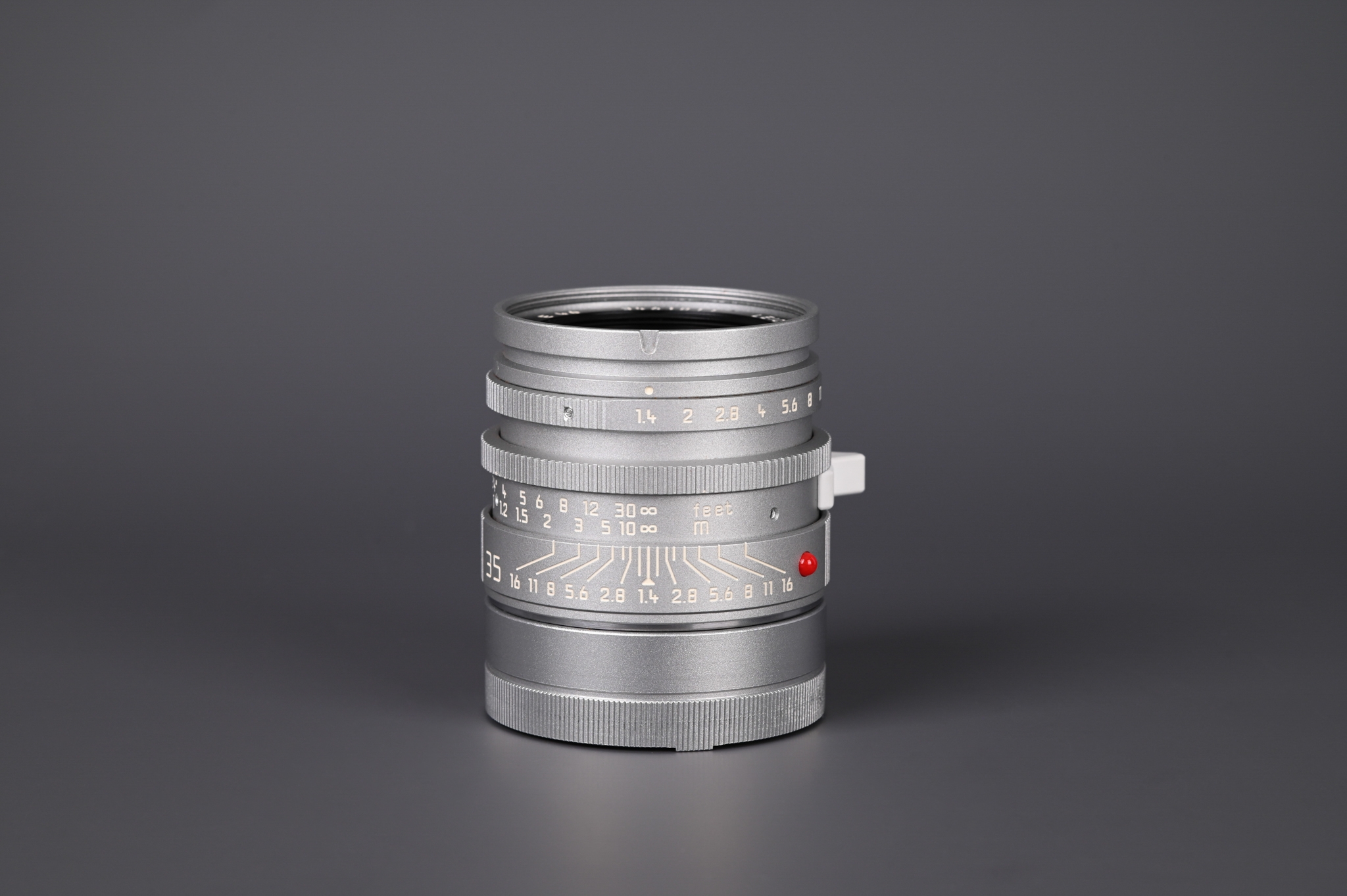 Picture of Leica Summilux-M 35mm f/1.4 ASPHERICAL Double AA Silver Kanto Repainted