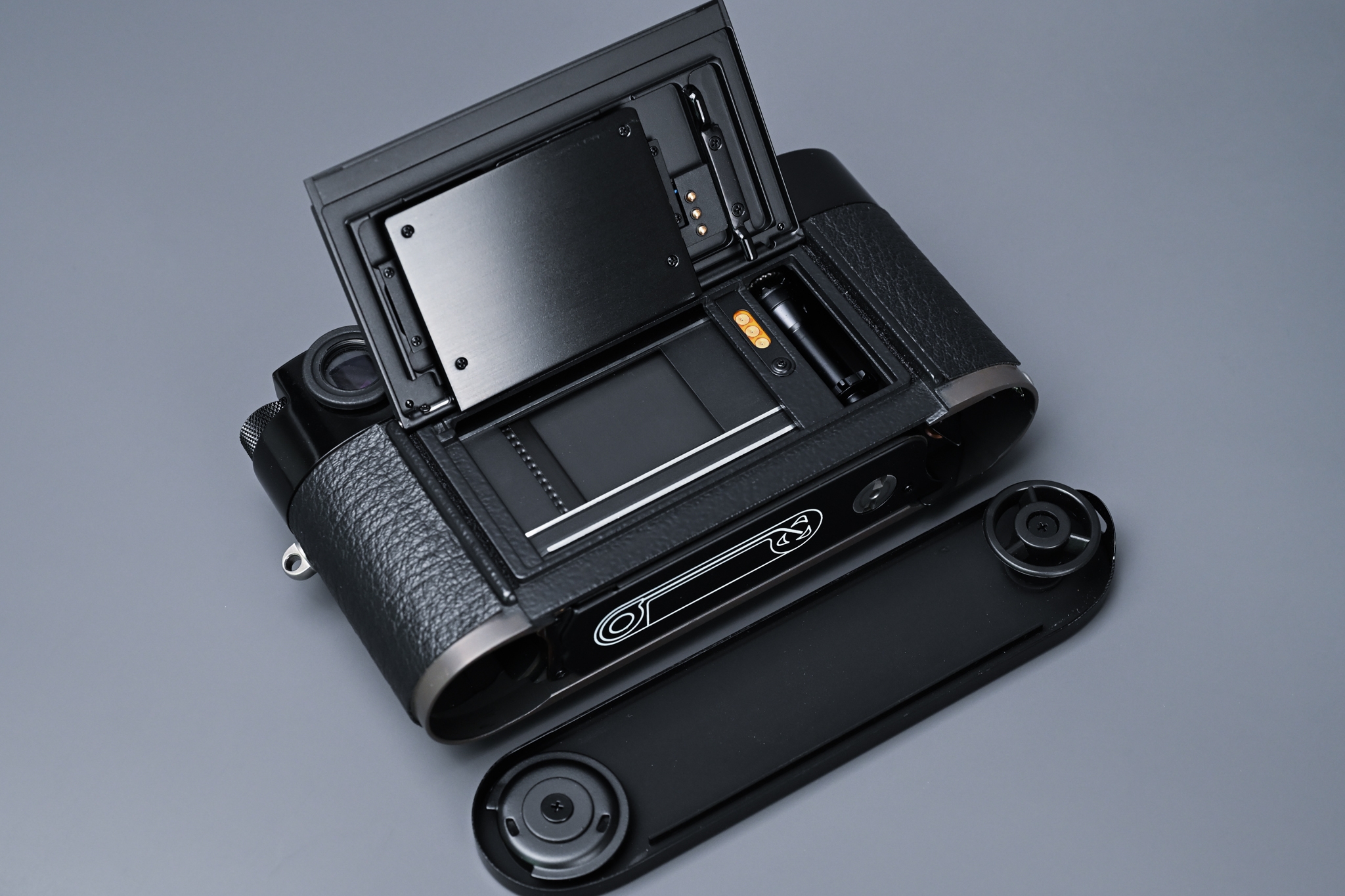 Picture of Leica MP A-La-Carte 0.85 Black Paint