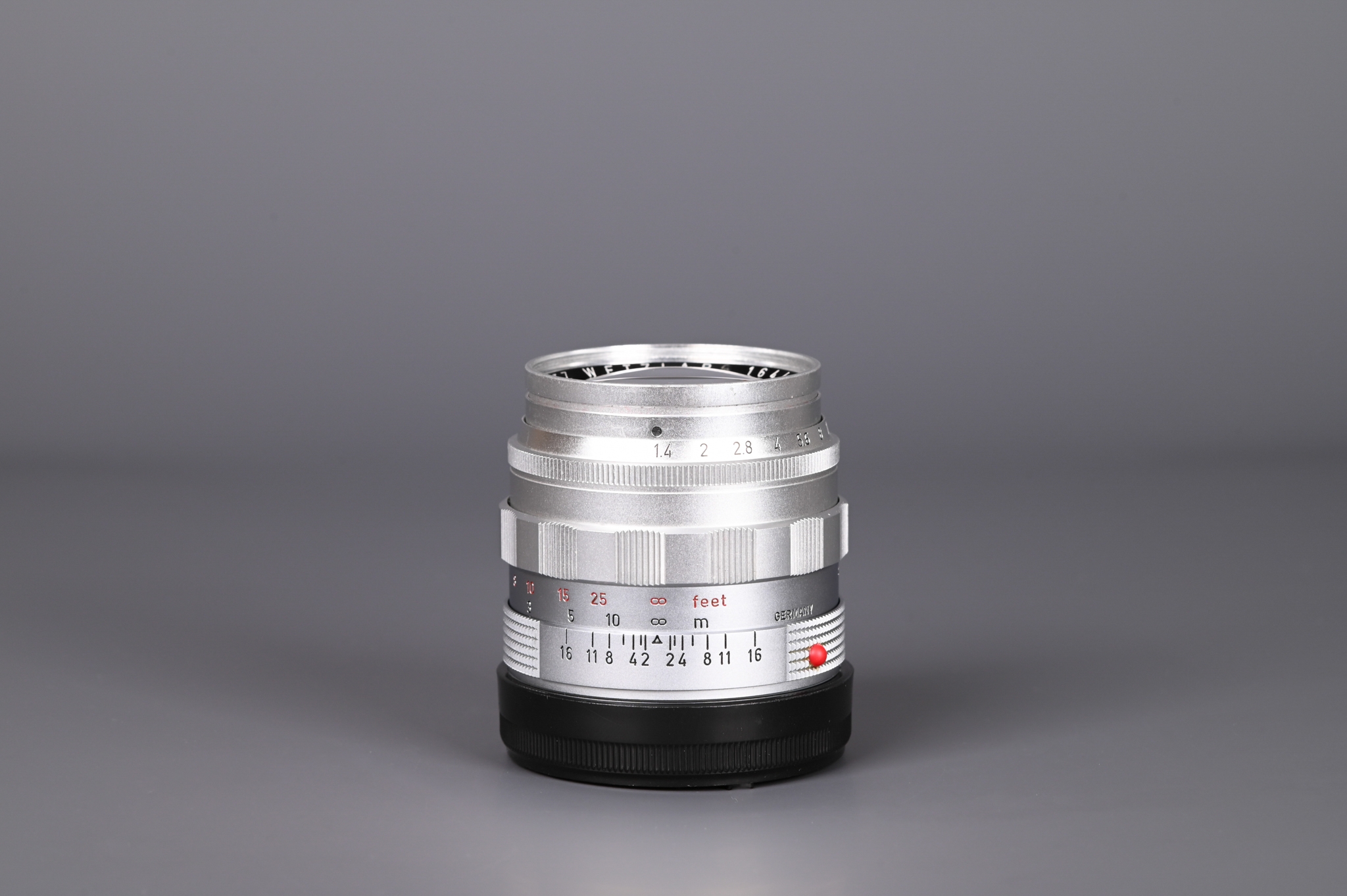 Picture of Leica Summilux-M 50mm f/1.4 ver.1 Silver
