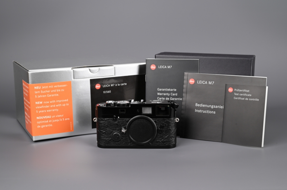 Picture of Leica M7 A-LA-CARTE Black Paint