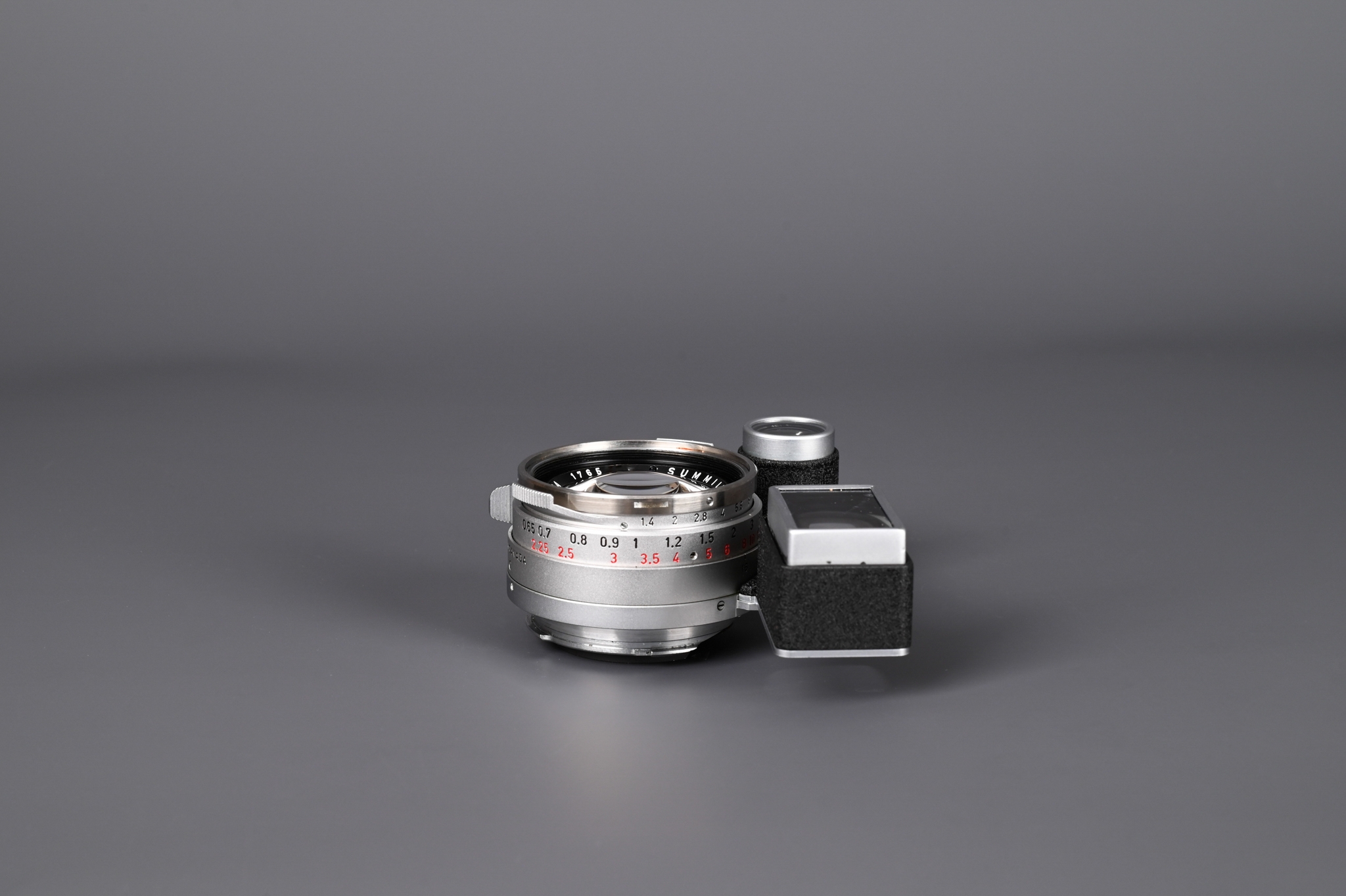 Picture of Leica Summilux-M 35mm f/1.4 Ver.1 Steel Rim M3