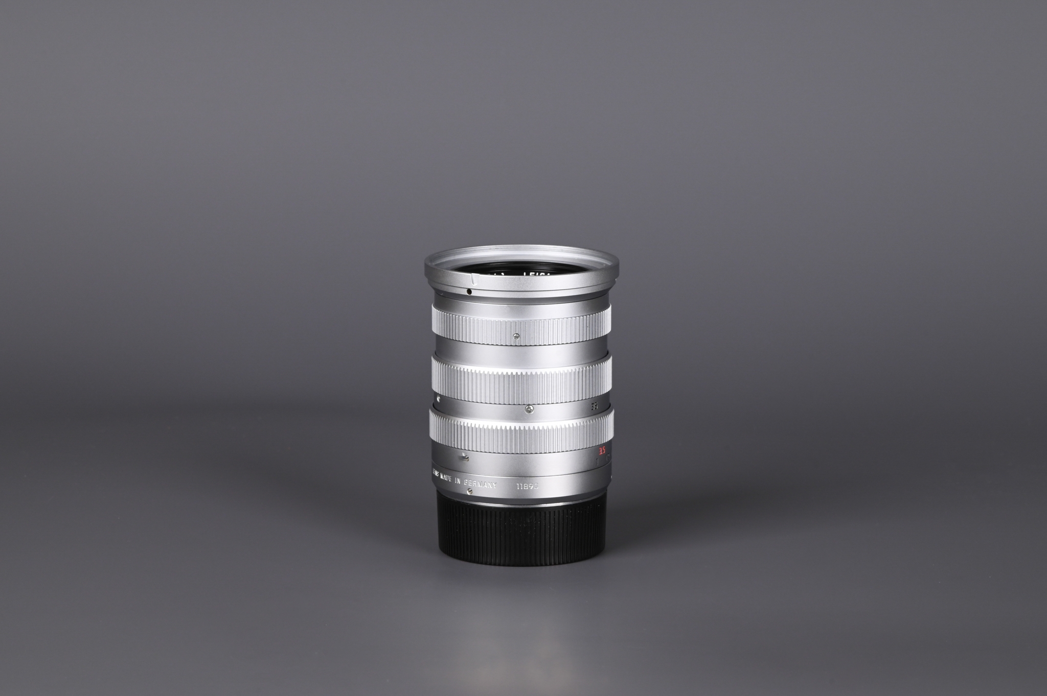 Picture of Leica Tri-Elmar-M 28-35-50 f/4 ASPH Ver.1 Silver Chrome