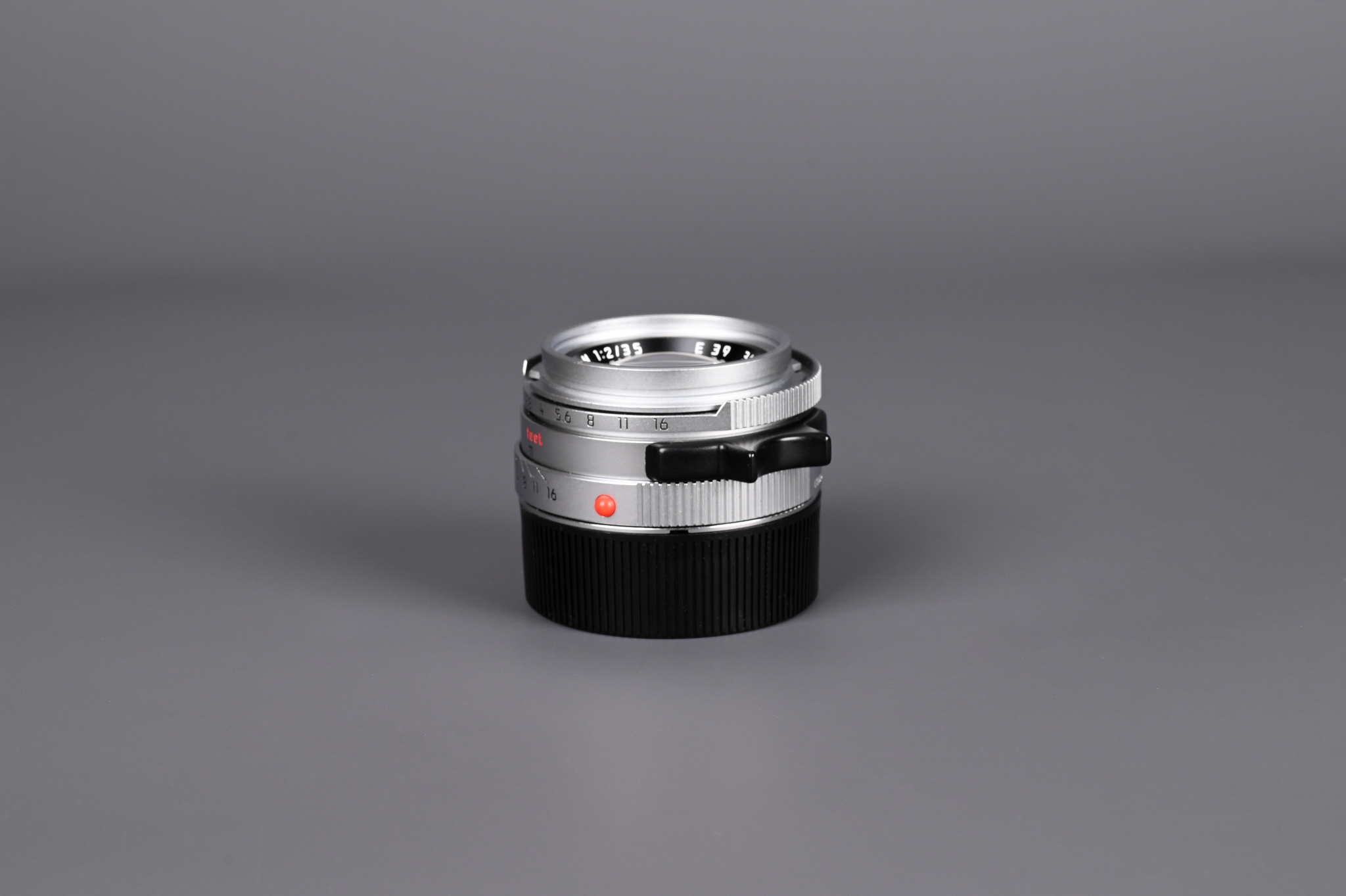 Picture of Leica Summicron-M 35mm f/2 Ver.4 Silver Chrome King of Bokeh KOB 7-element