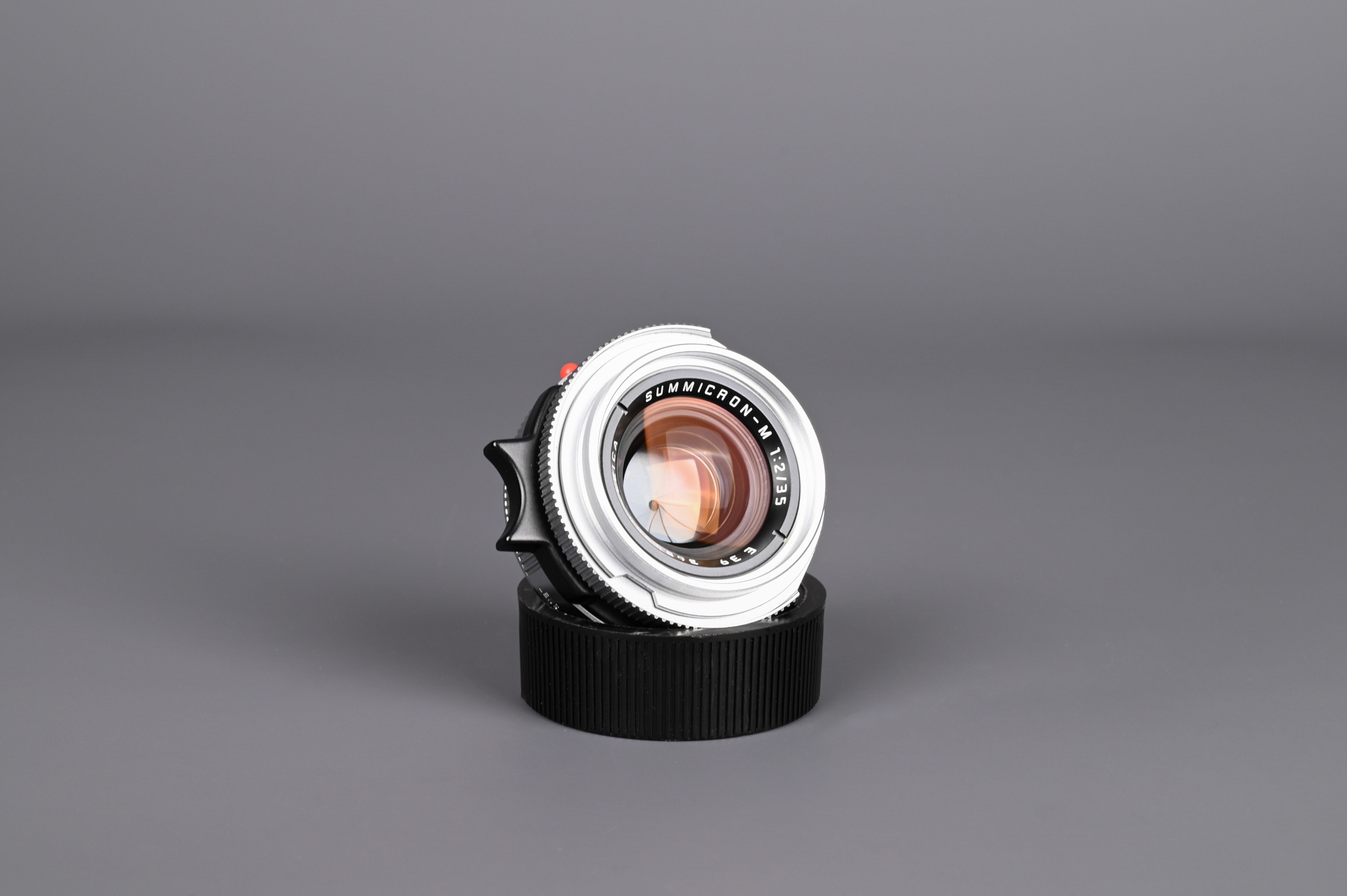 Picture of Leica Summicron-M 35mm f/2 Ver.4 Silver Chrome King of Bokeh KOB 7-element