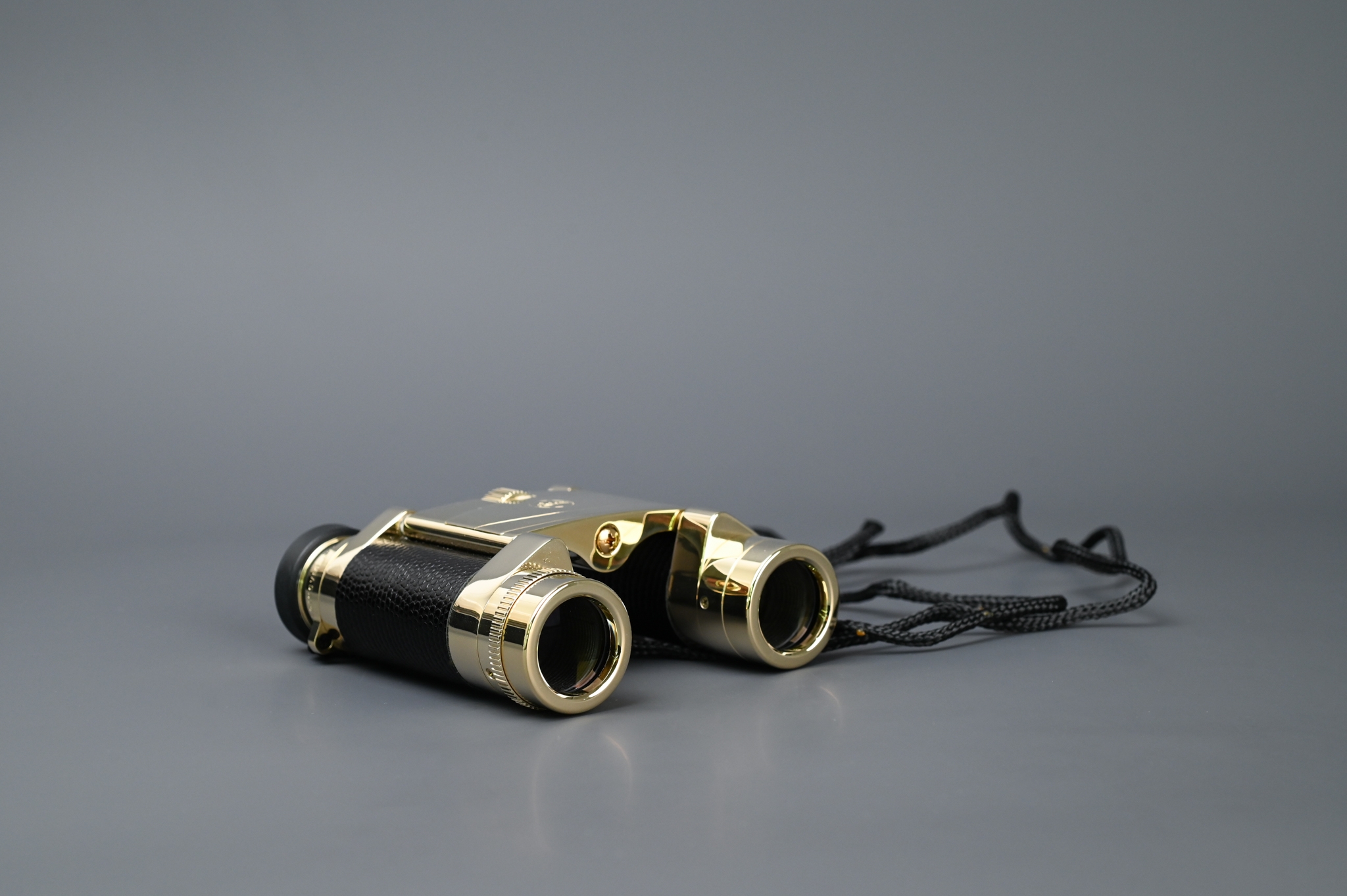 Picture of Leica Trinovid 8x20 Edition Gold Binoculars