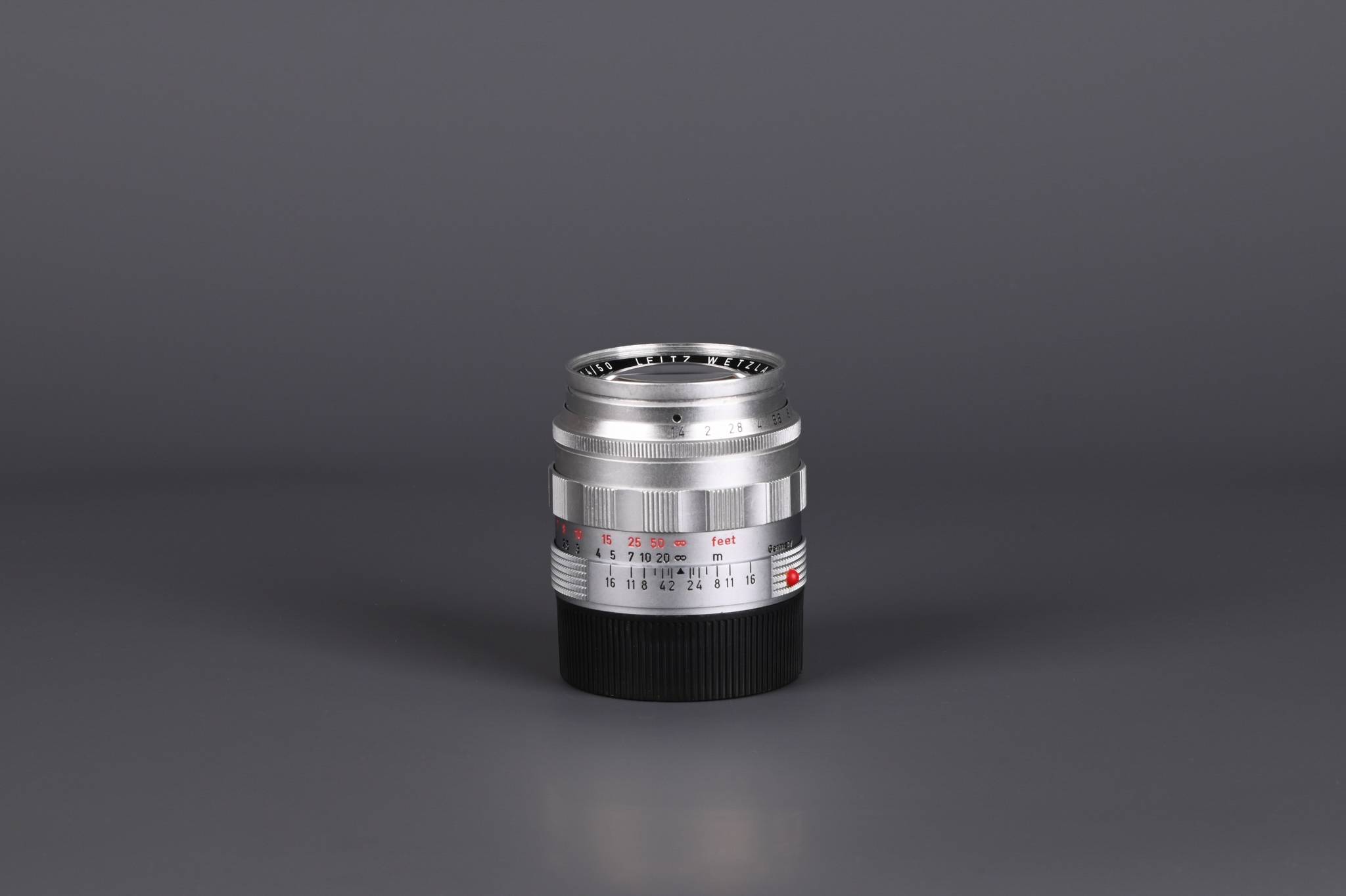 Picture of Leica Summilux-M 50mm f/1.4 Ver.1 Silver Reverse Scallop