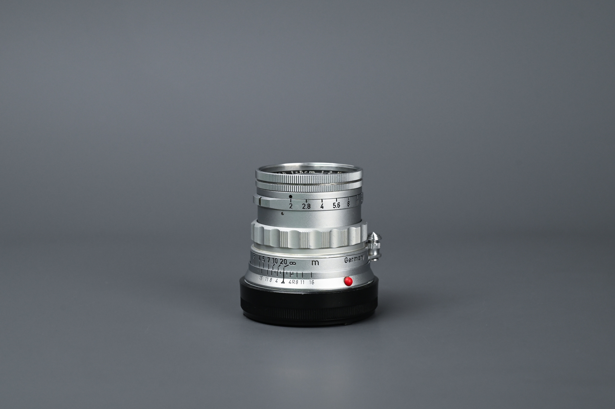 Picture of Leica Summicron-M 5cm f/2 Rigid Ver.1 Silver