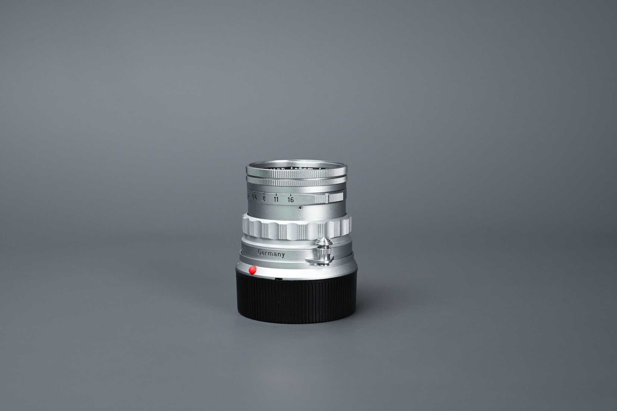 Picture of Leica Summicron-M 5cm f/2 Rigid Ver.1 Silver