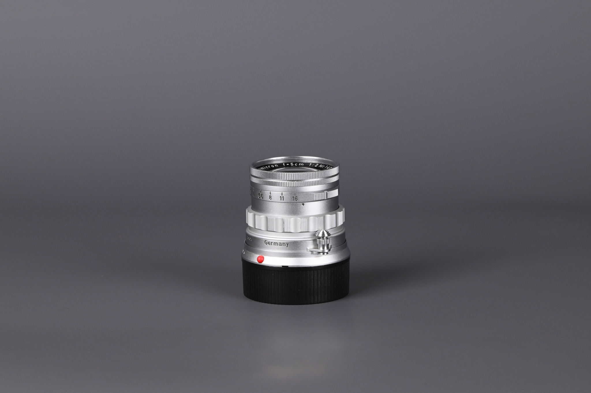 Picture of Leica Summicron-M 5cm f/2 Rigid Ver.1 Silver