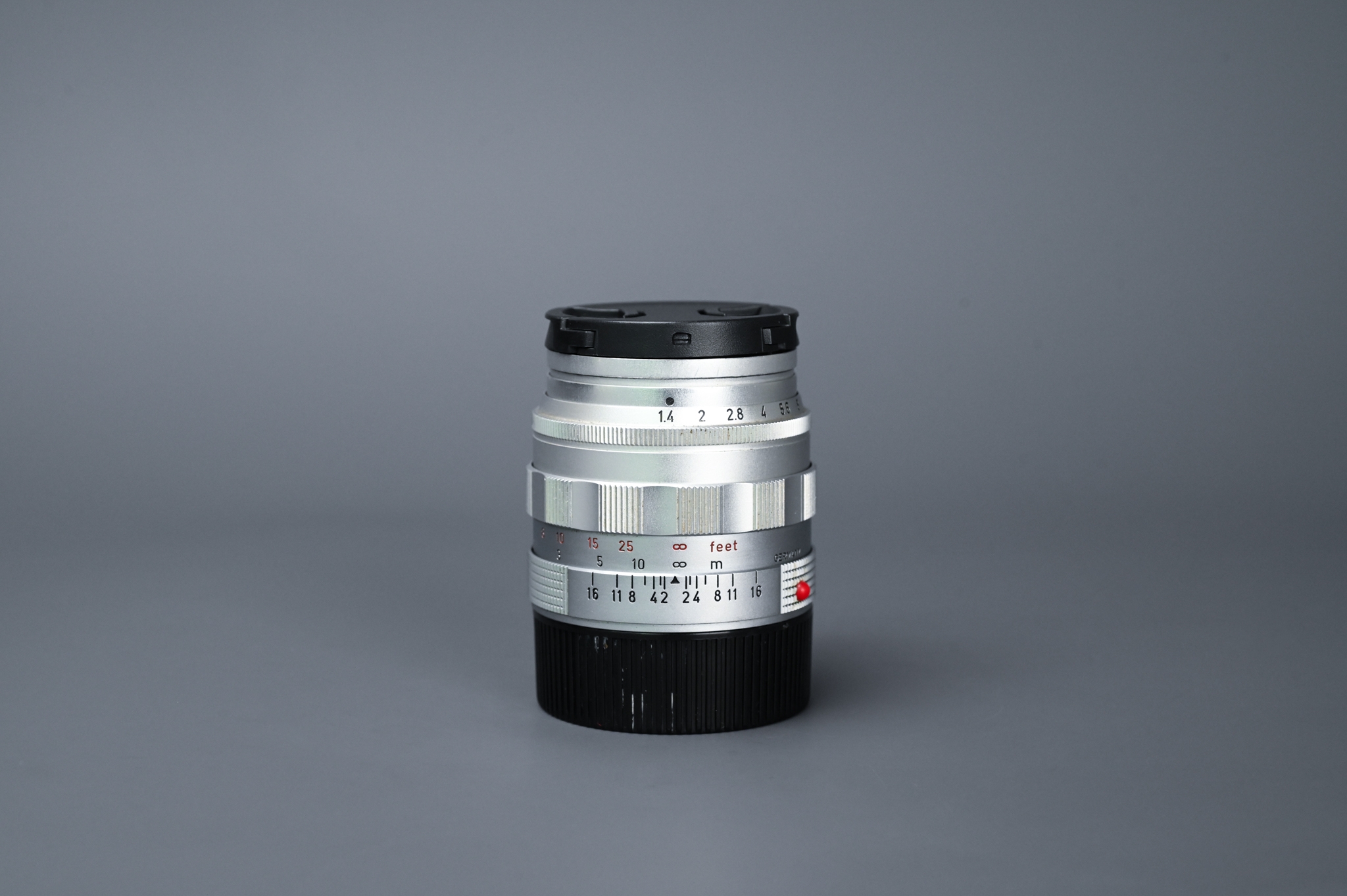 Picture of Leica Summilux-M 50mm f/1.4 Ver.1 Silver Reverse Scallop