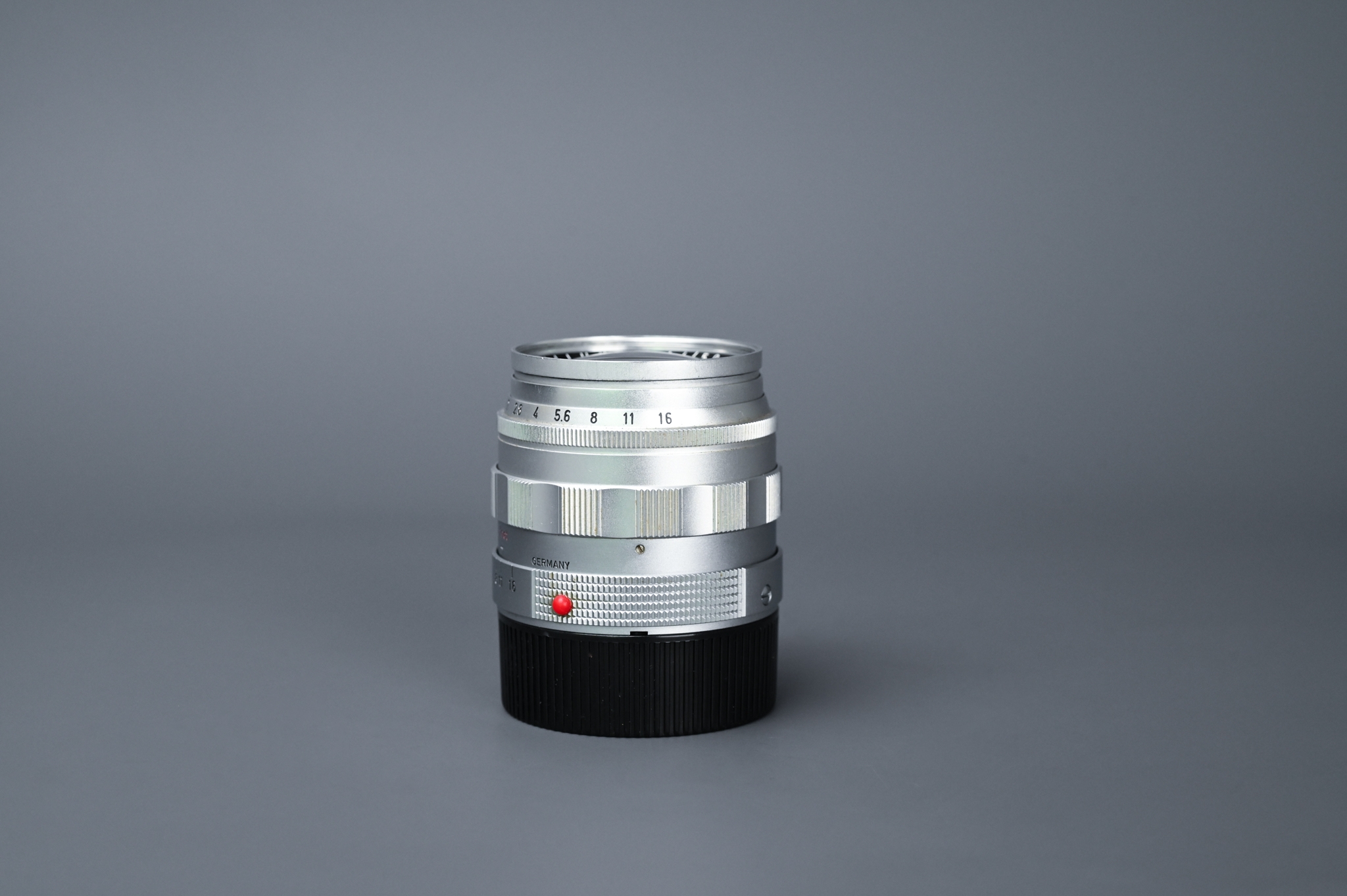 Picture of Leica Summilux-M 50mm f/1.4 Ver.1 Silver Reverse Scallop