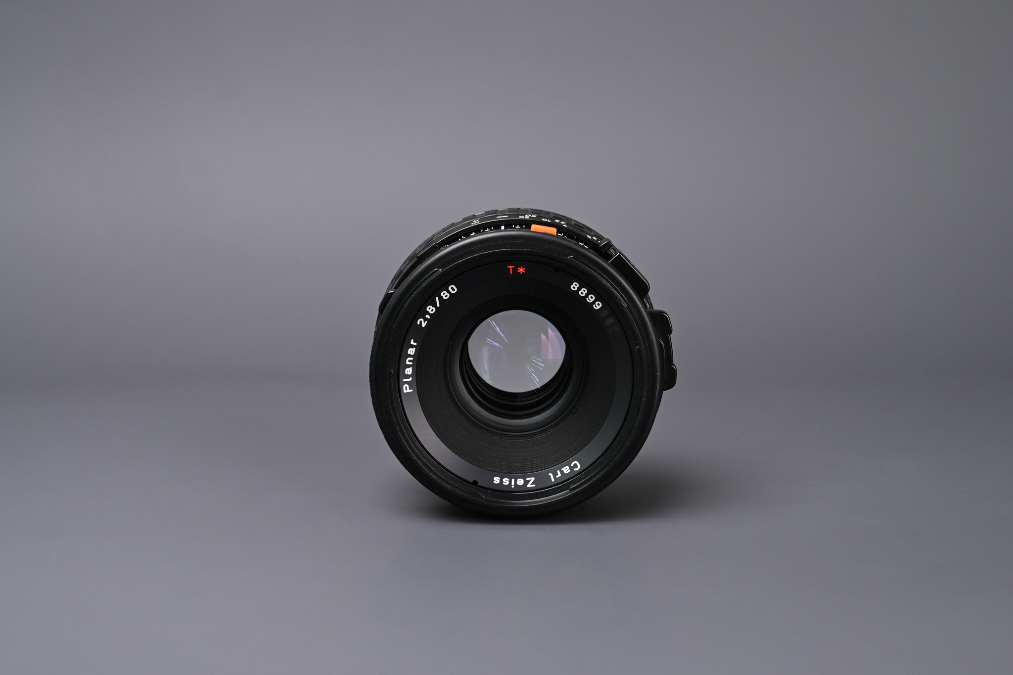 Picture of Hasselblad 503CW Camera Set with Planar 80mm f/2.8 and A12 Film Magazine