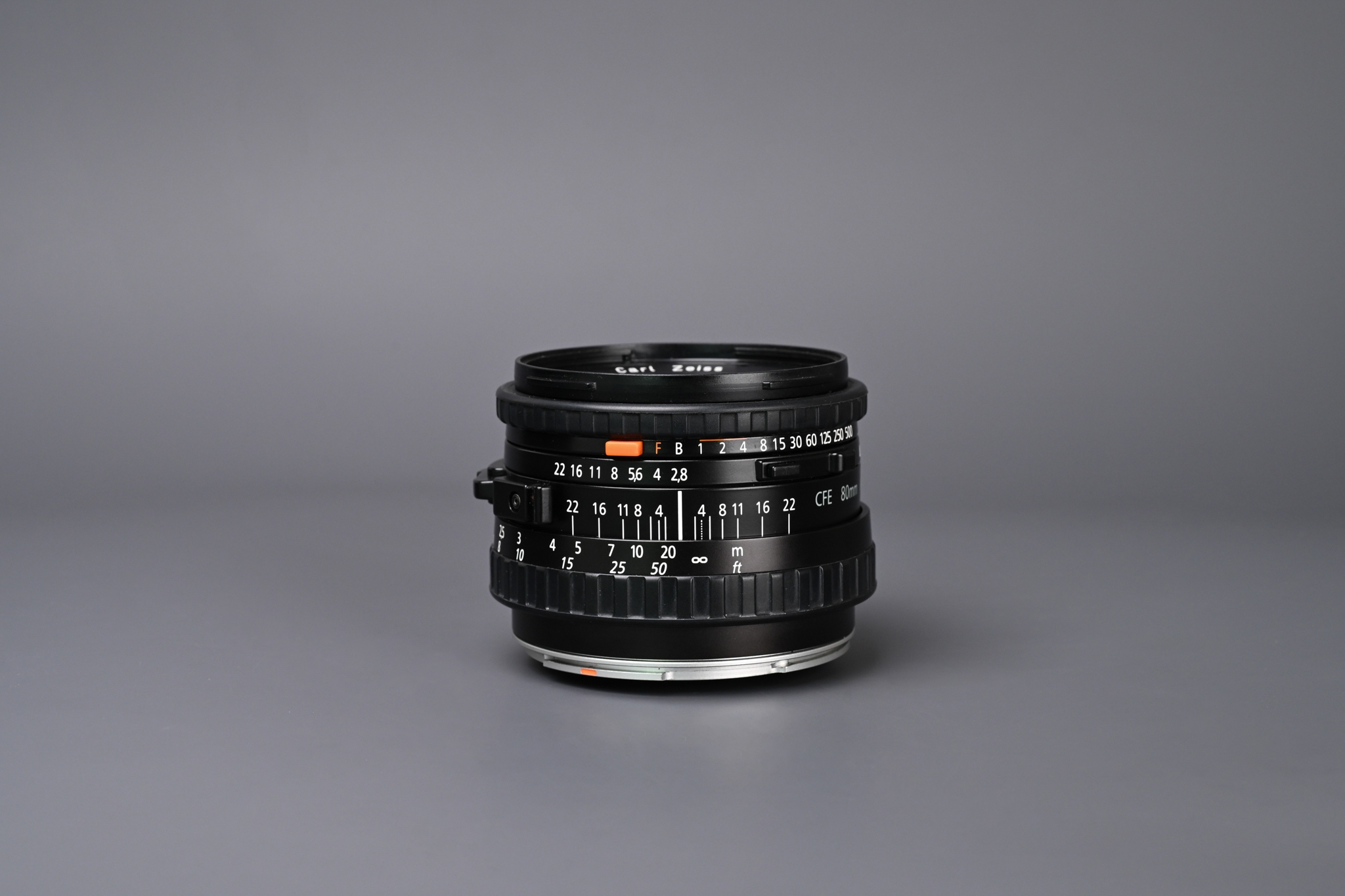 Picture of Hasselblad 503CW Camera Set with Planar 80mm f/2.8 and A12 Film Magazine