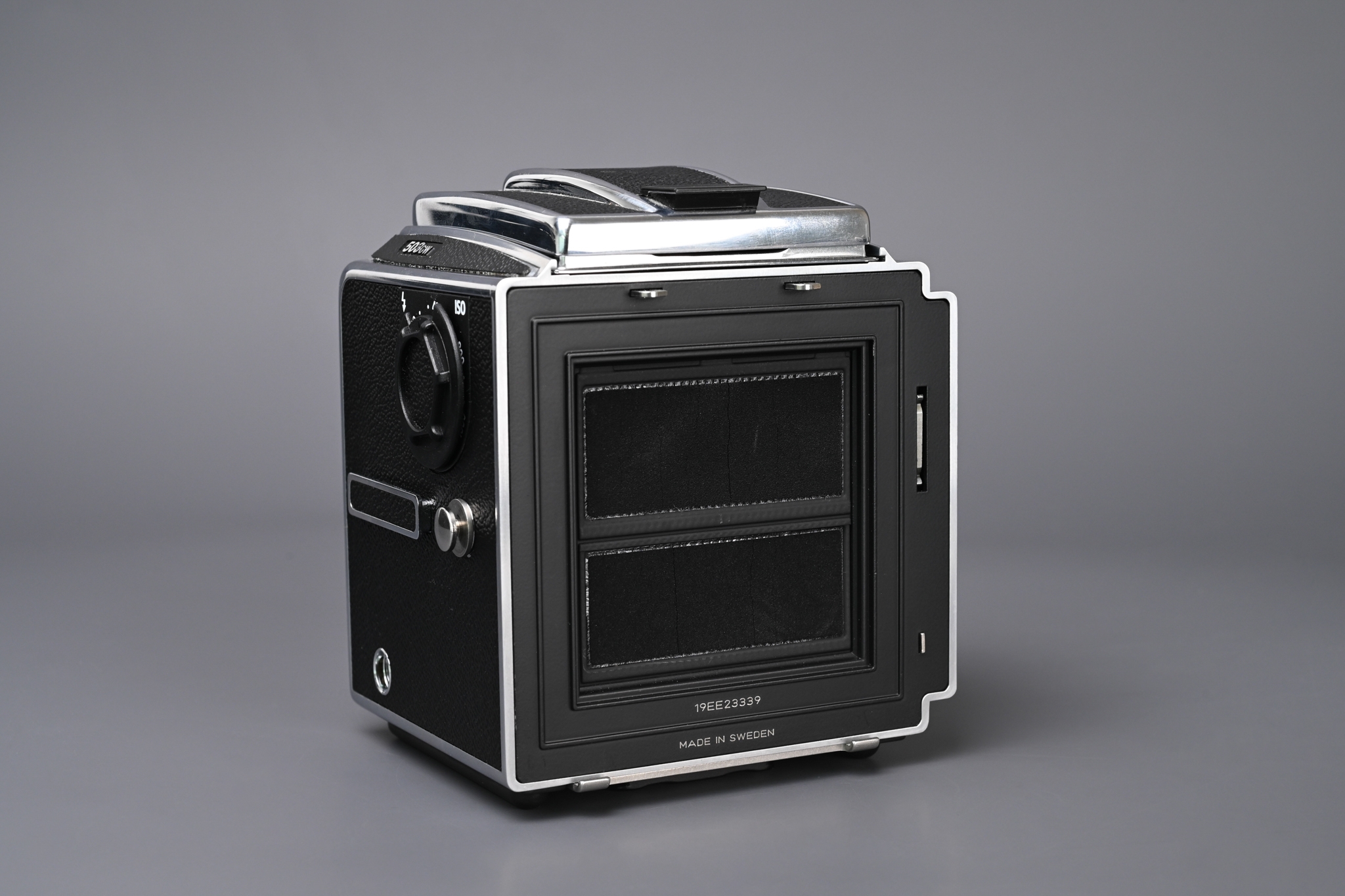 Picture of Hasselblad 503CW Camera Set with Planar 80mm f/2.8 and A12 Film Magazine