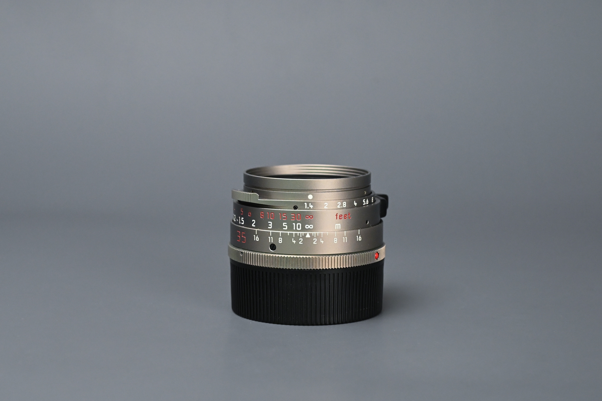 Picture of Leica Summilux-M 35mm f/1.4 Pre-ASPH Ver.2 Titanium Germany