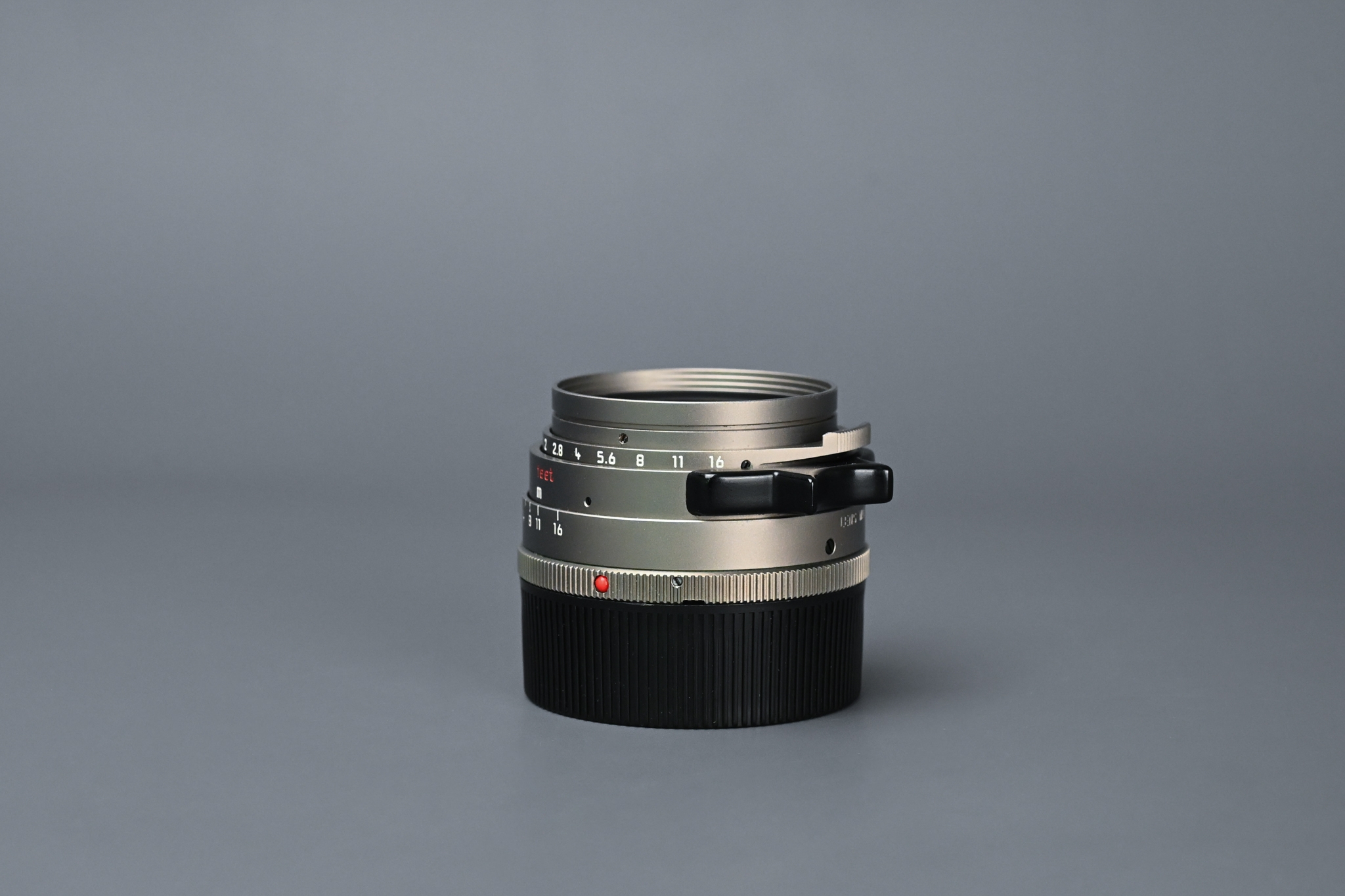 Picture of Leica Summilux-M 35mm f/1.4 Pre-ASPH Ver.2 Titanium Germany