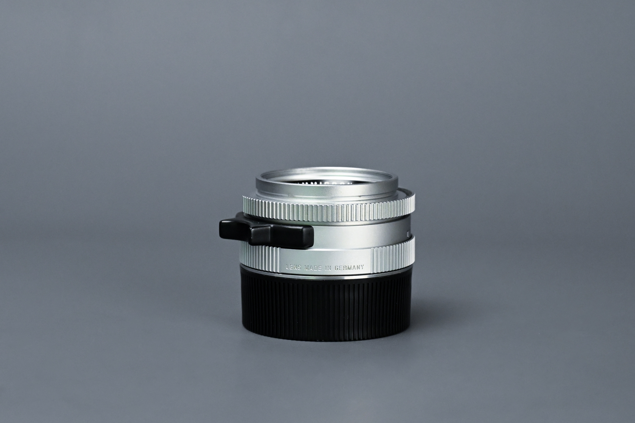 Picture of Leica Summicron-M 35mm f/2 Ver.4 Silver Chrome King of Bokeh KOB 7-element