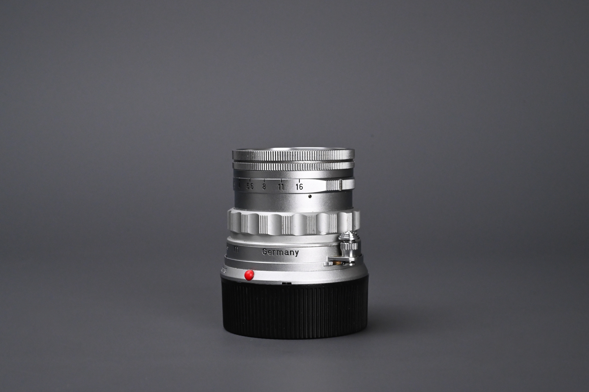 Picture of Leica Summicron-M 5cm f/2 Rigid Ver.1 Silver