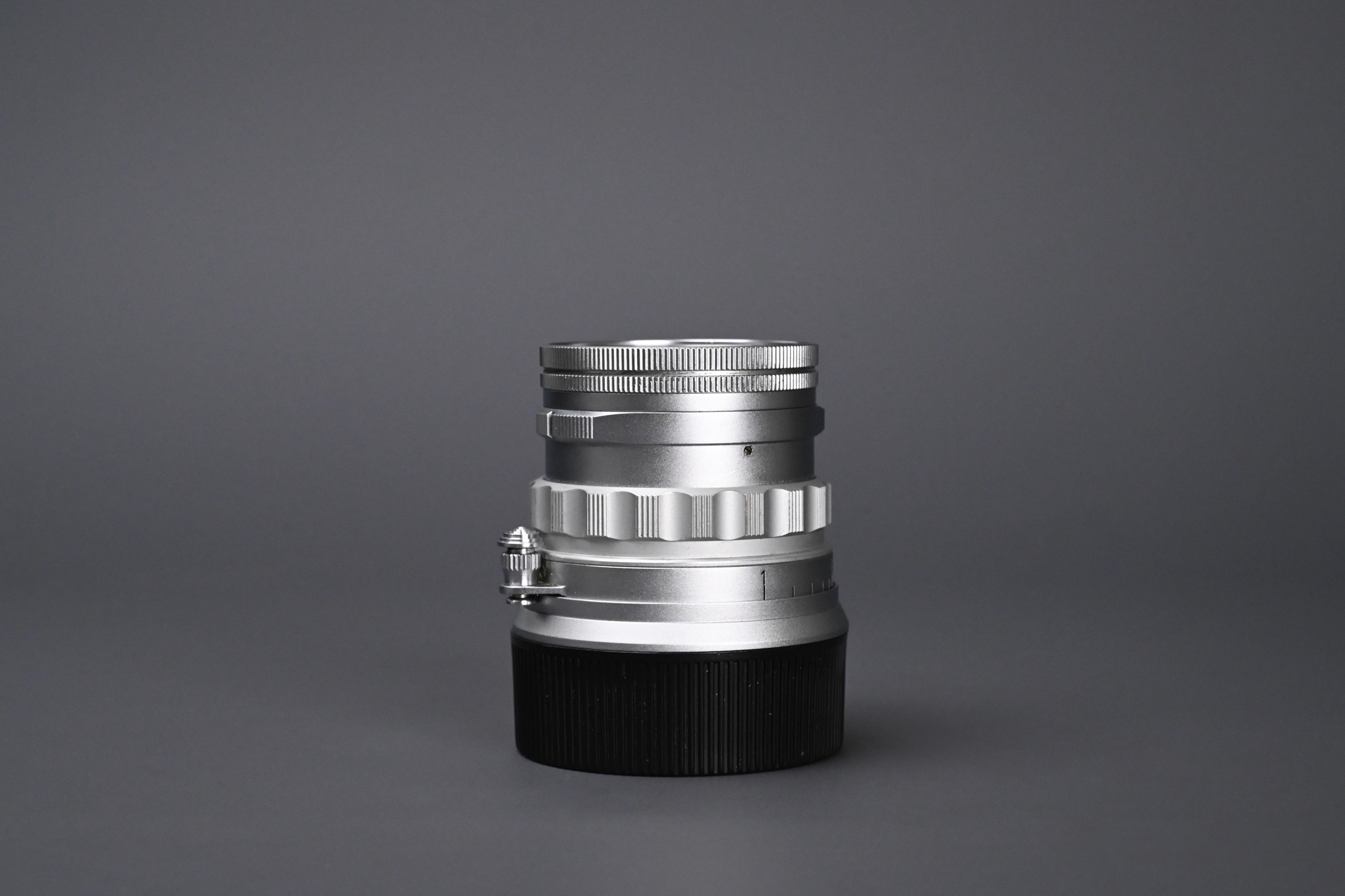 Picture of Leica Summicron-M 5cm f/2 Rigid Ver.1 Silver
