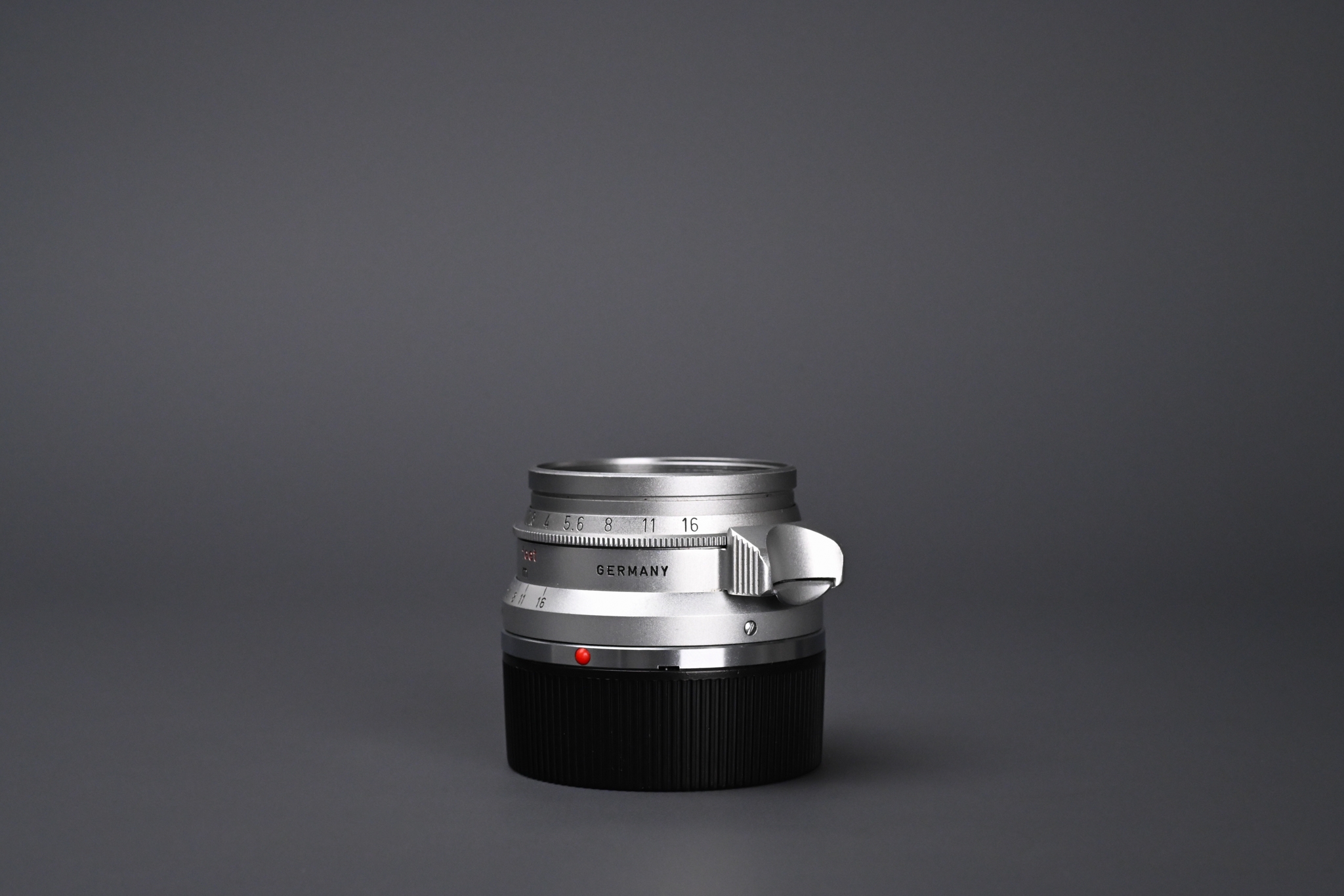 Picture of Leica Summicron-M 35mm f/2 Ver.1 8-element Germany