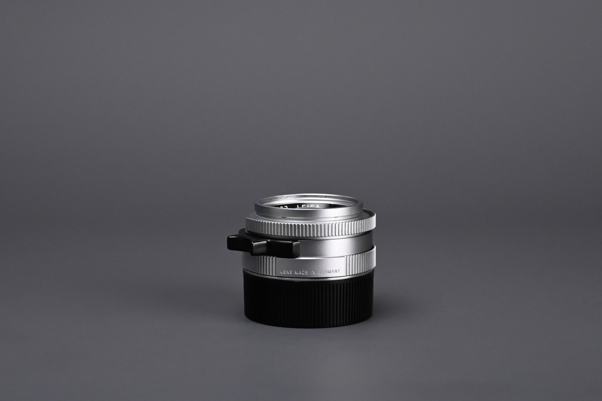 Picture of Leica Summicron-M 35mm f/2 Ver.4 Silver Chrome King of Bokeh KOB 7-element