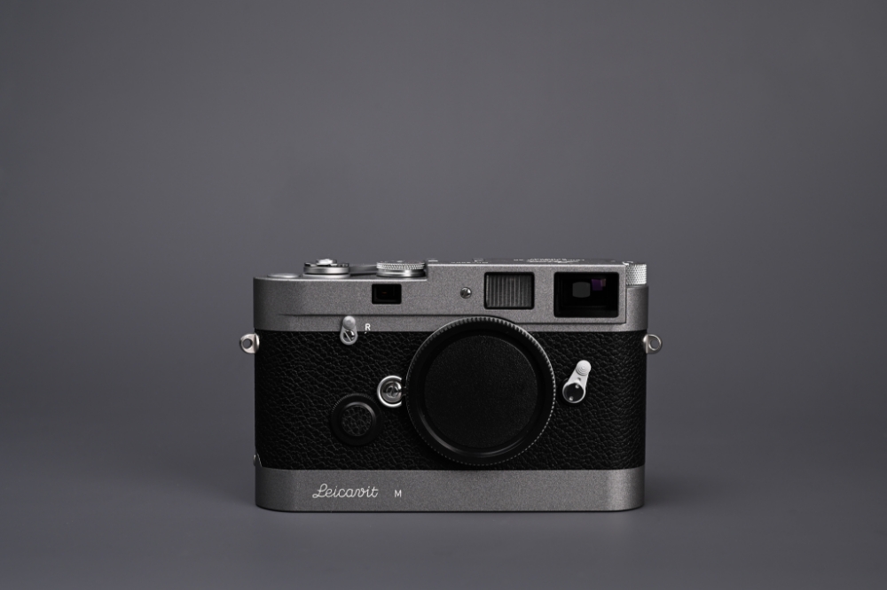 Picture of Leica MP Anthracite with Leicavit