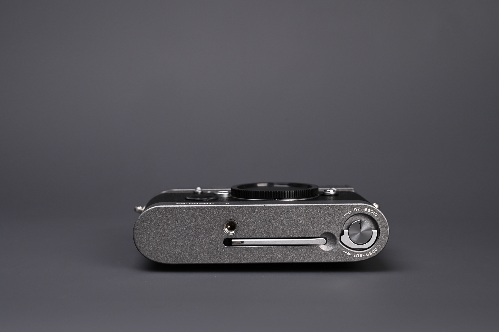 Picture of Leica MP Anthracite with Leicavit