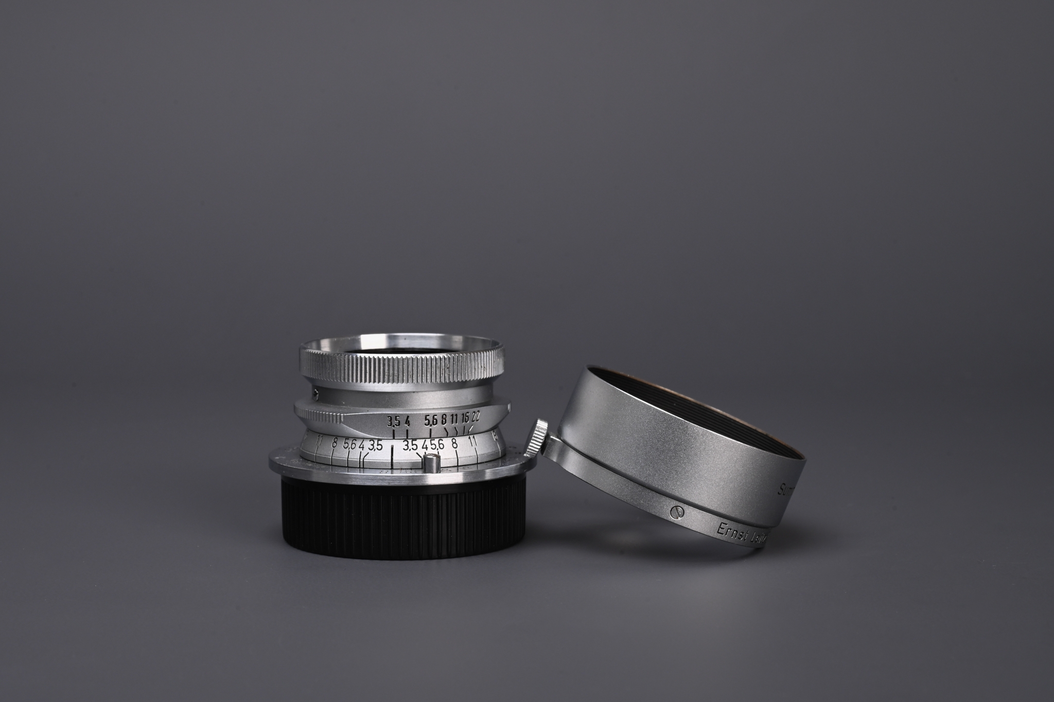 Picture of Leica Summaron 35mm f/3.5 Screw with Hood