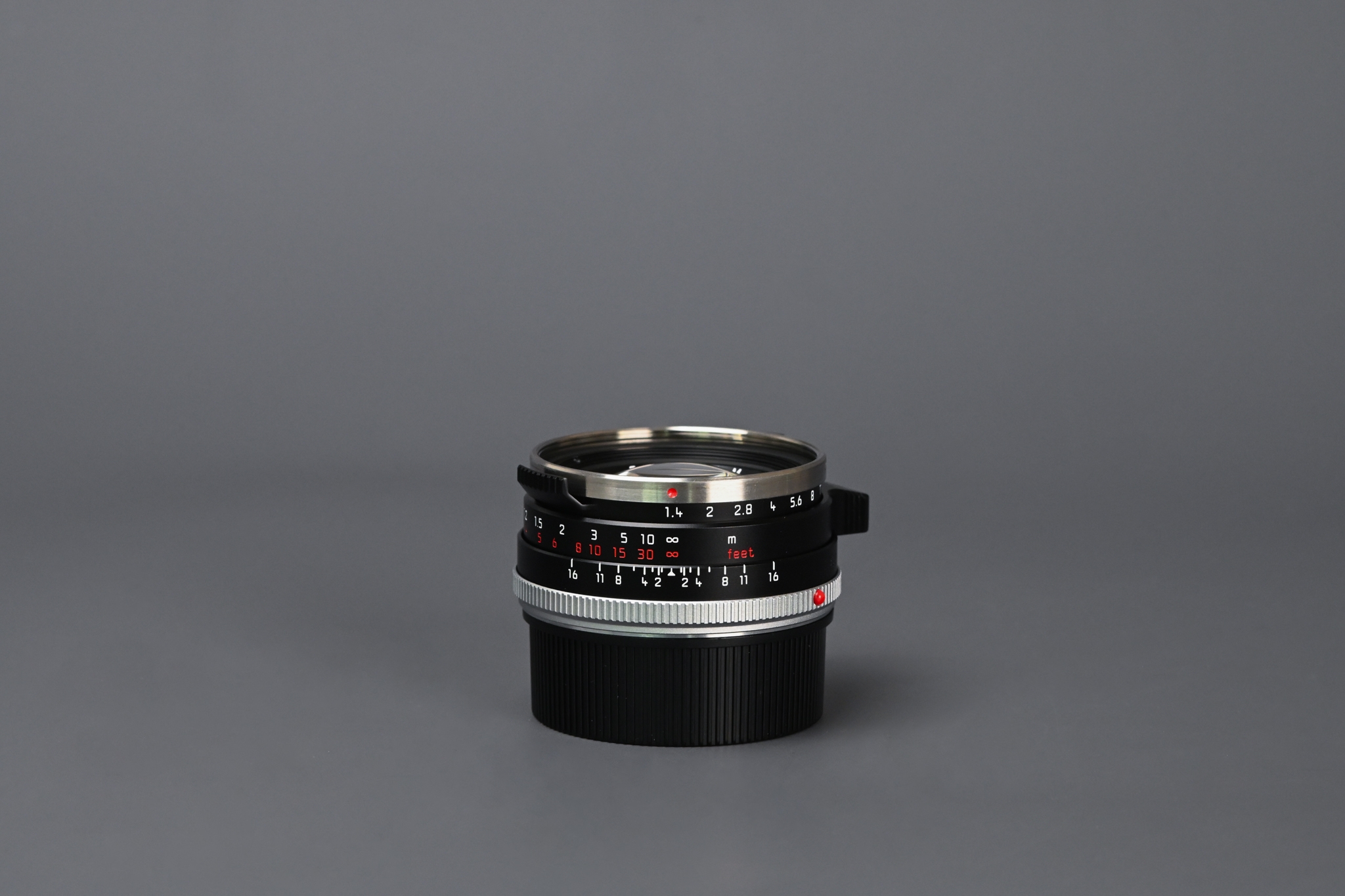 Picture of Leica Summilux-M 35mm f/2 Black Steel Rim Reissue