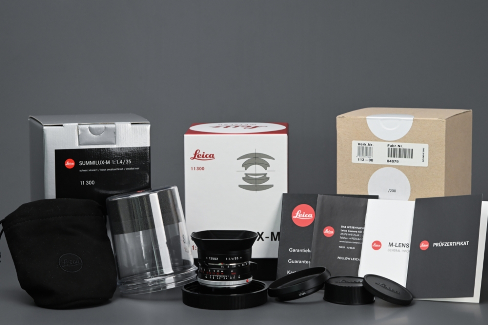 Picture of Leica Summilux-M 35mm f/2 Black Steel Rim Reissue