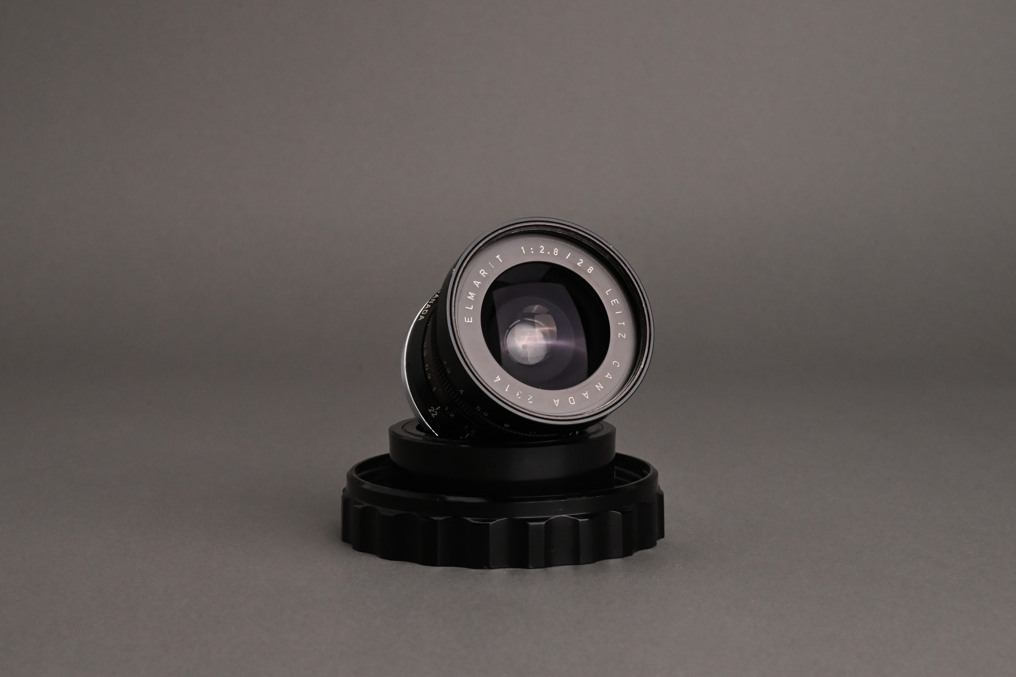 Picture of Leica Elmarit-M 28mm f/2.8 Ver.1 9-element Canada