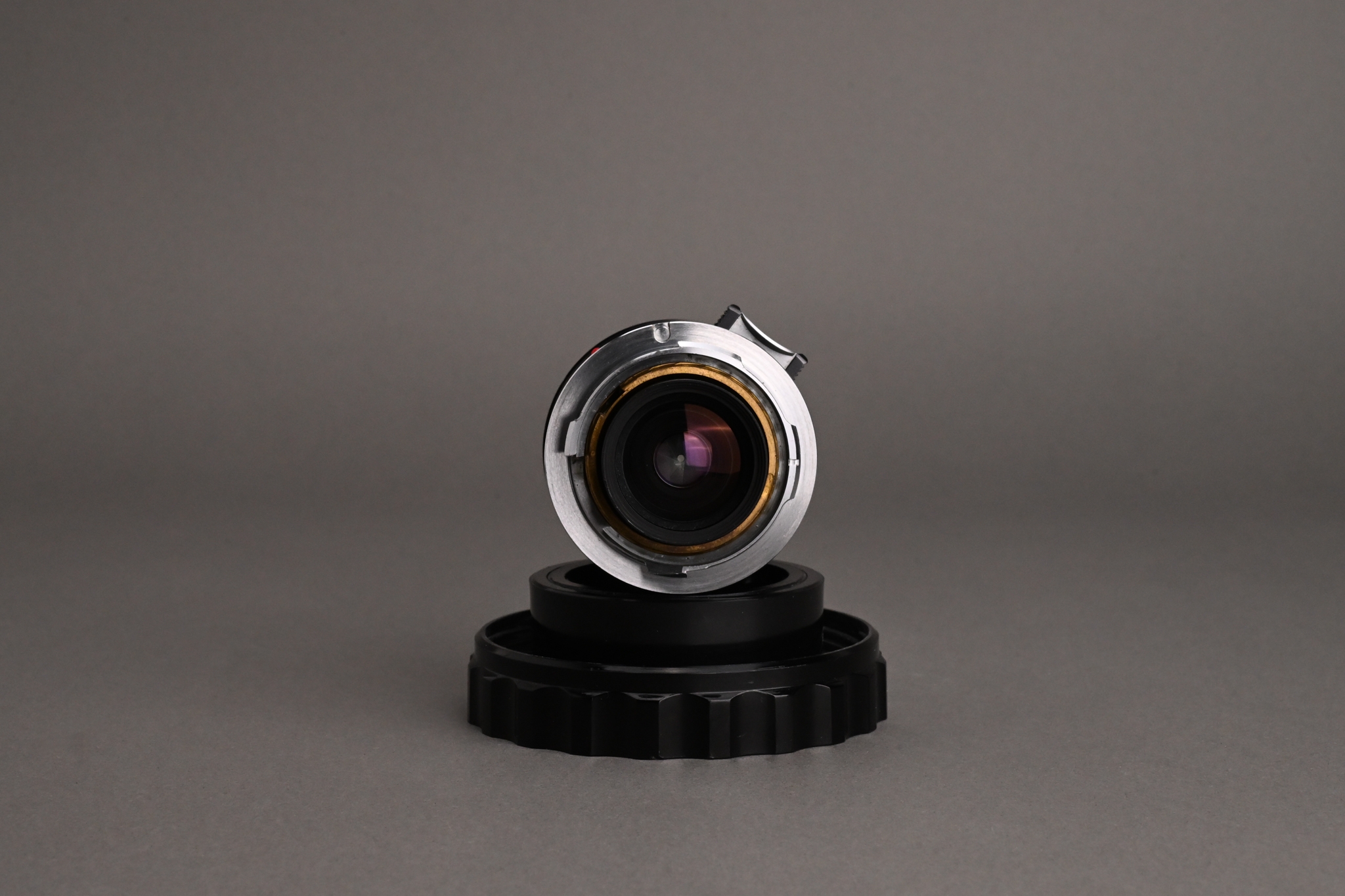 Picture of Leica Elmarit-M 28mm f/2.8 Ver.1 9-element Canada